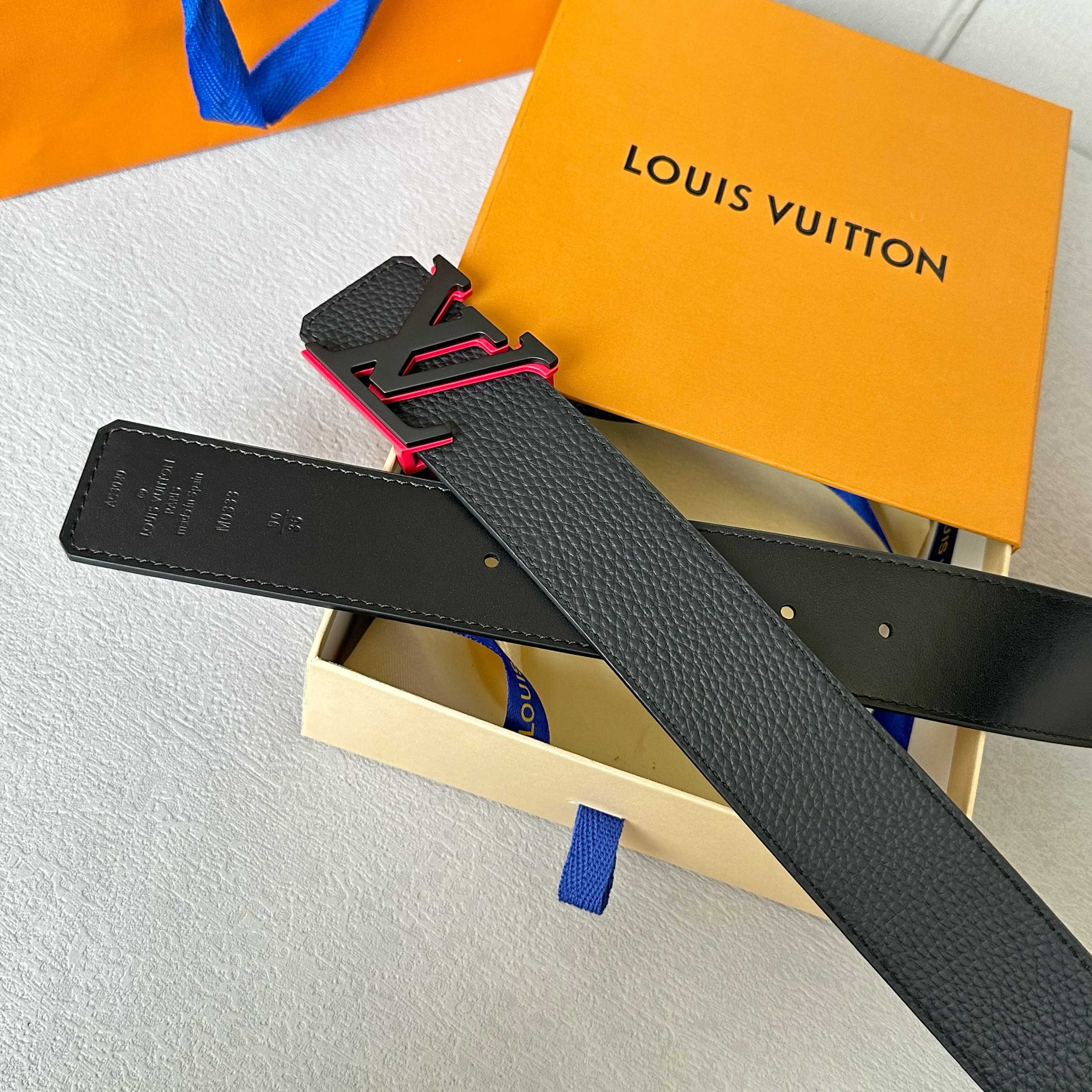 L0UIS VUITT0N 原版包裝➕1.0 - 最新型字母搭扣と柔らかい小牛皮底