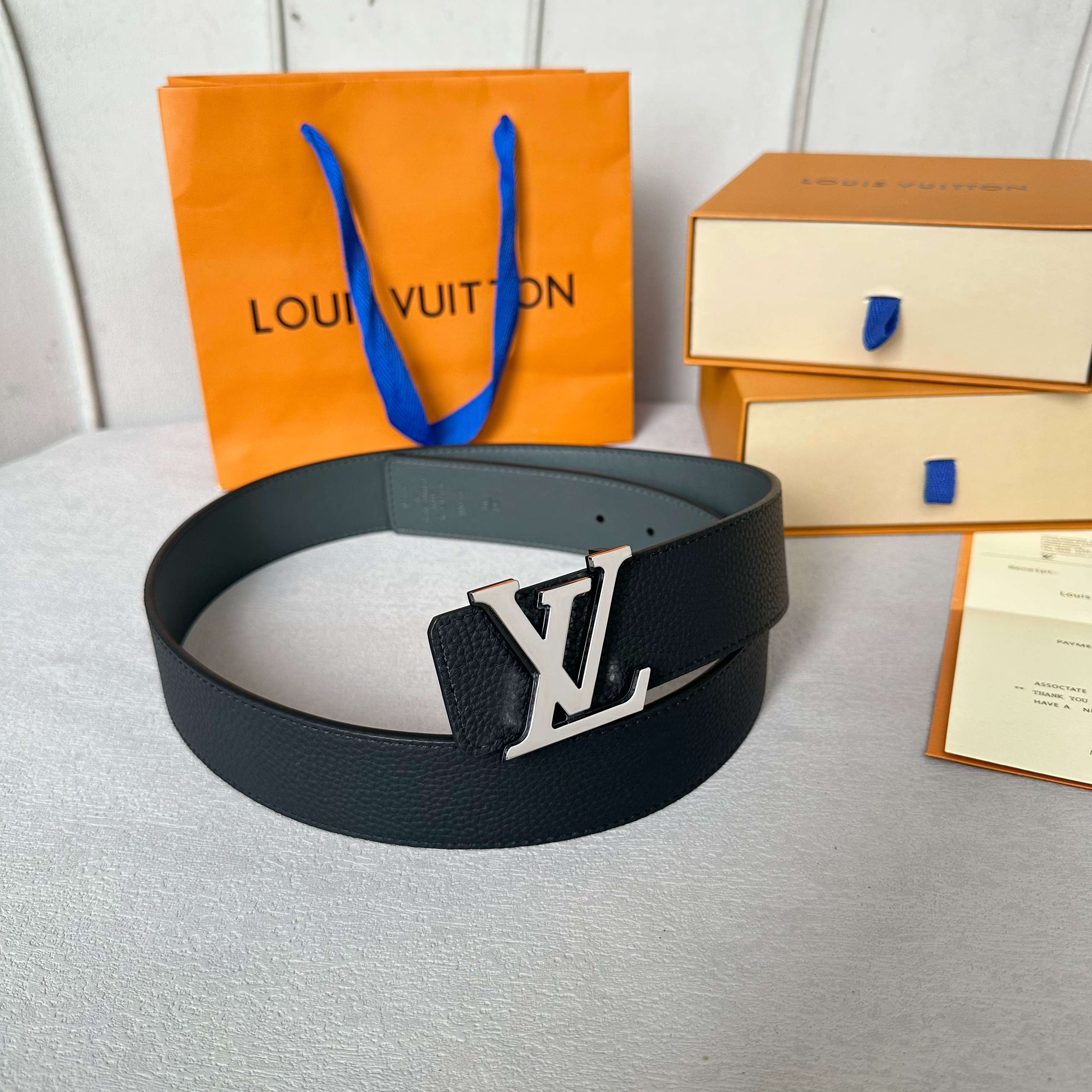 L0UIS VUITT0N 原版包裝 1.0 最新版 40mm 幅のシックなデザイン