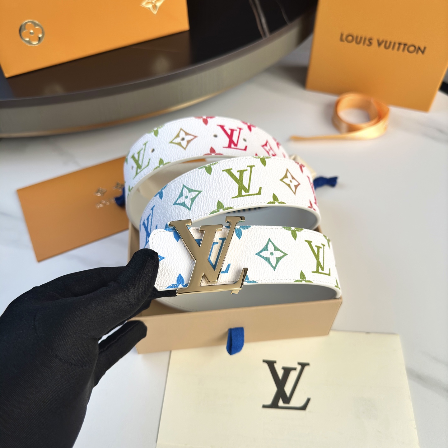 LOUIS VUITTON 布地と牛革のリバーシブルベルト 40mm