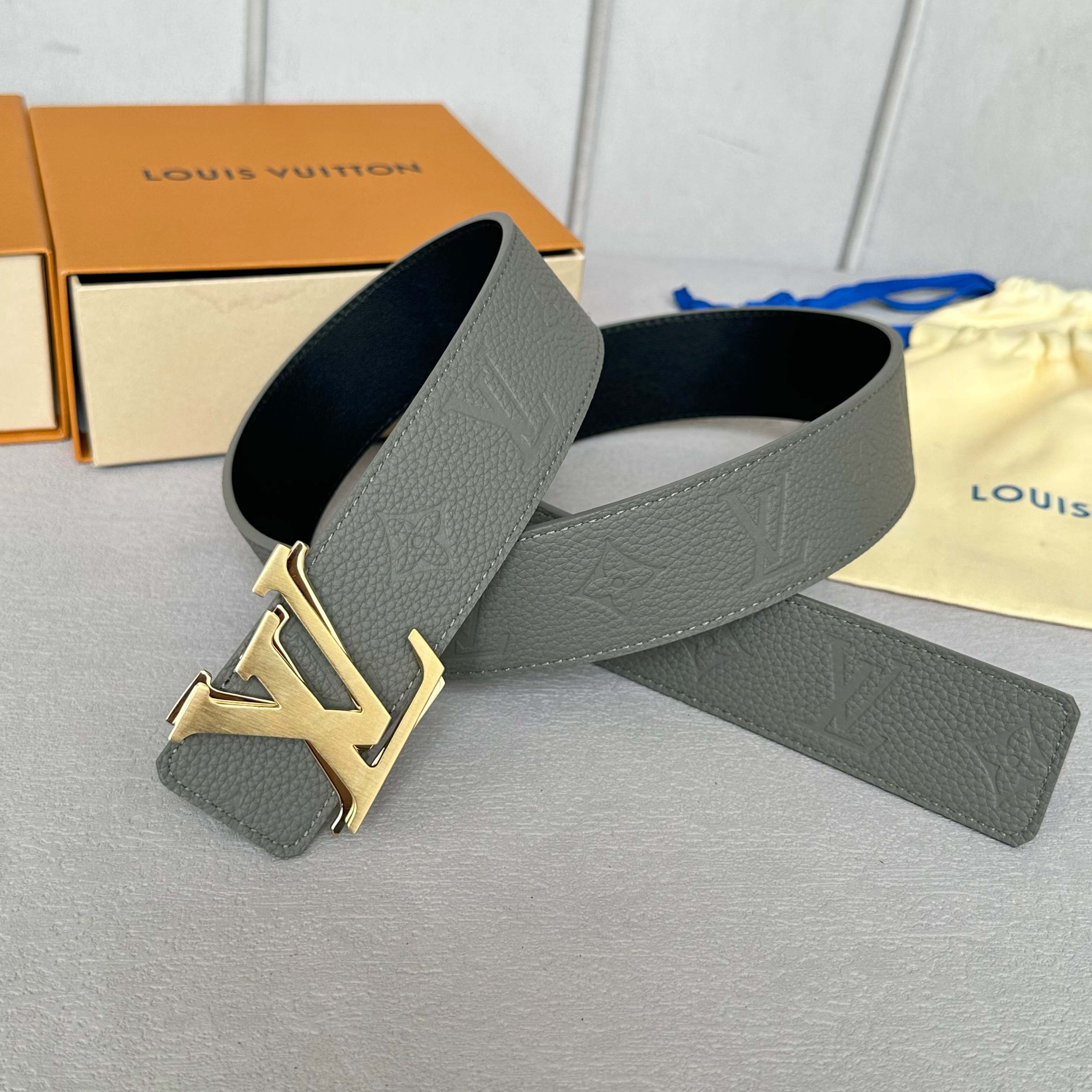 L0UIS VUITT0N 原版包裝➕1.0 幅広なデザインと新型字母搭扣