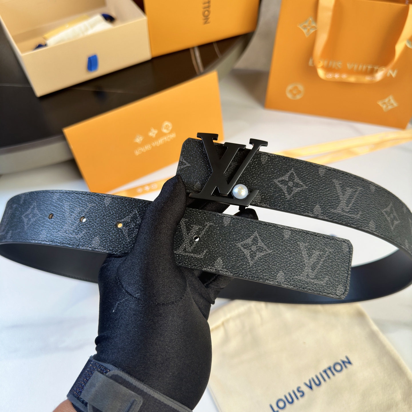 ルイ・ヴィトン 原版包裝➕1.0 40mm幅 精巧な帆布と小牛皮使用