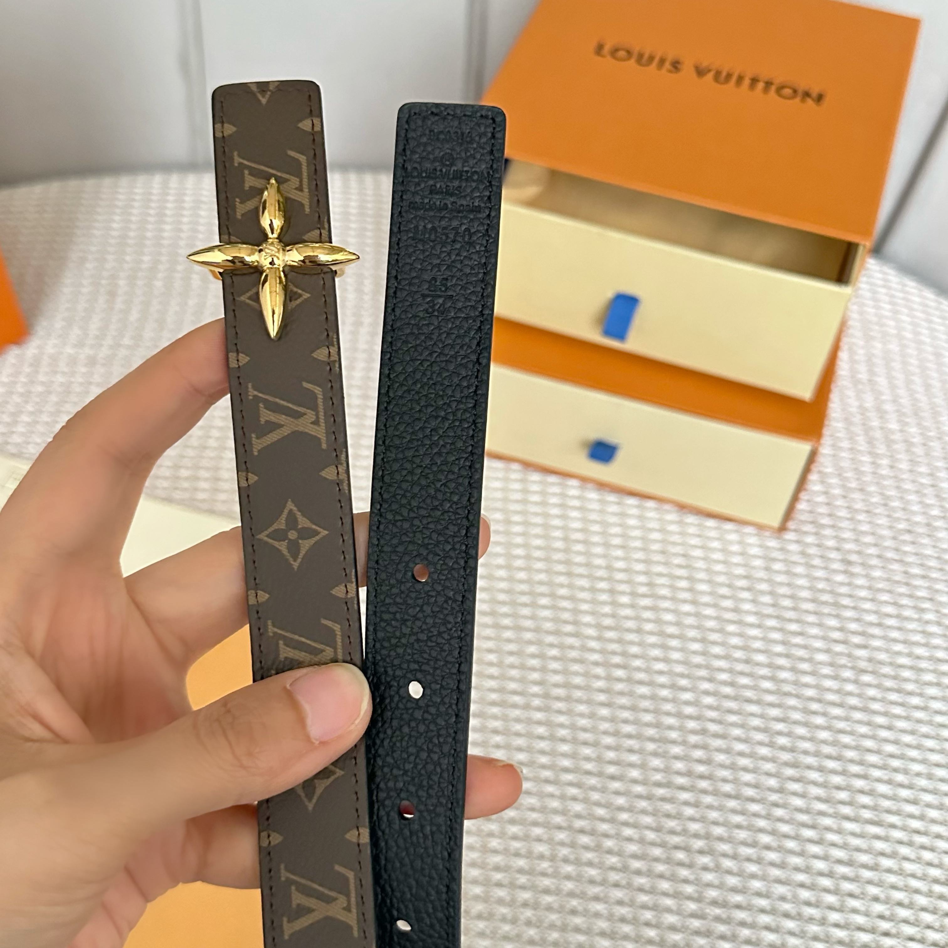 L0UIS VUITT0N P255 原版包裝 腰帶 - 定制帆布と多彩な五金