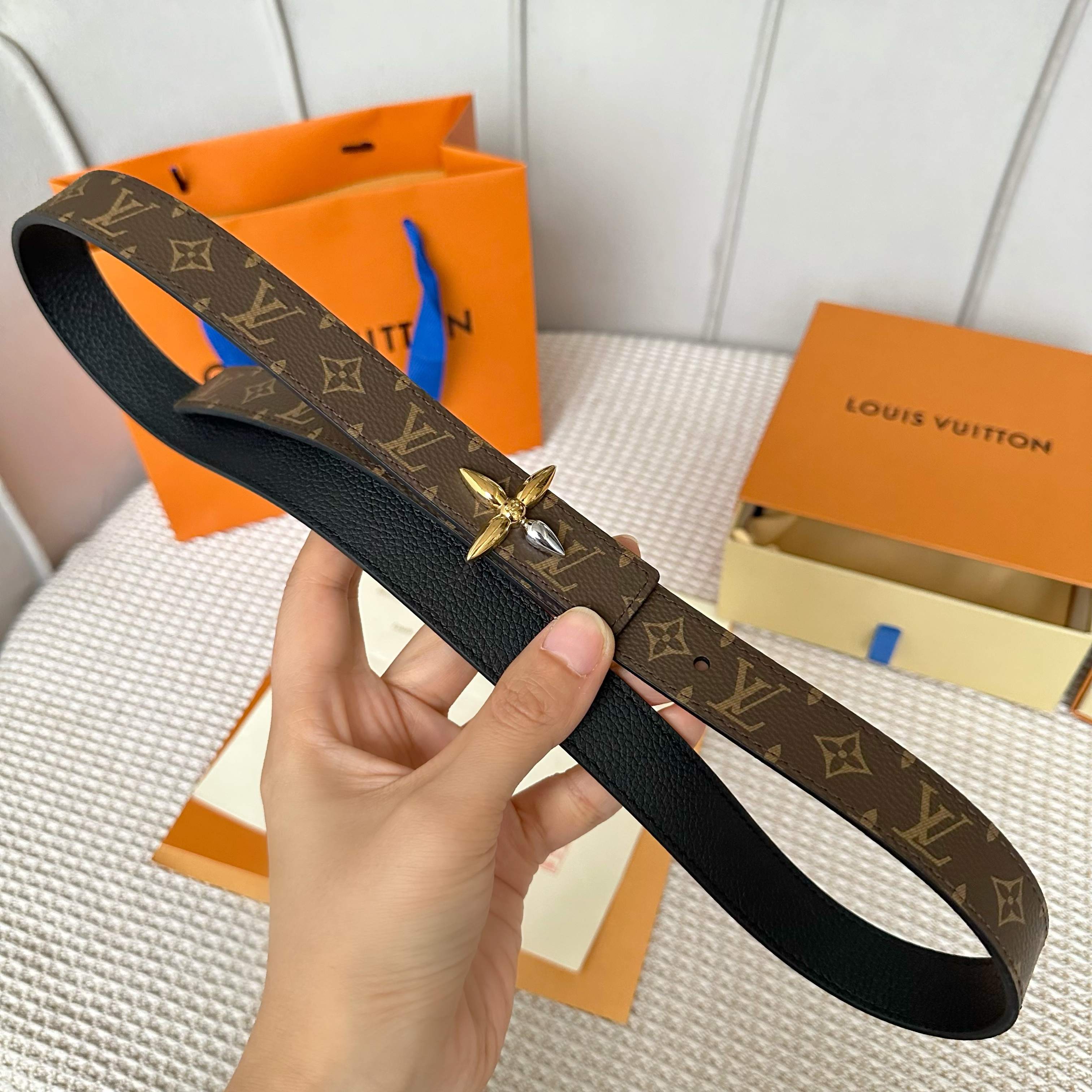 LouiS VuittoN P255 レディース ダブルフェイスベルト 幅25mm