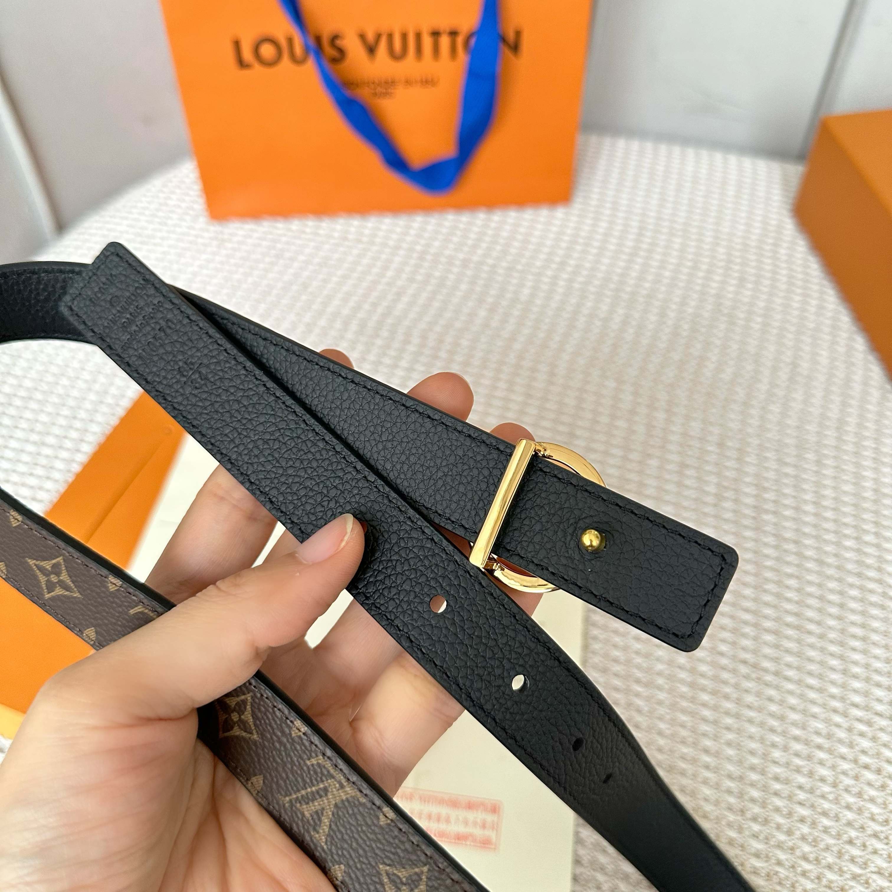 L0UIS VUITT0N P255 原版包裝 レディース 腰帶