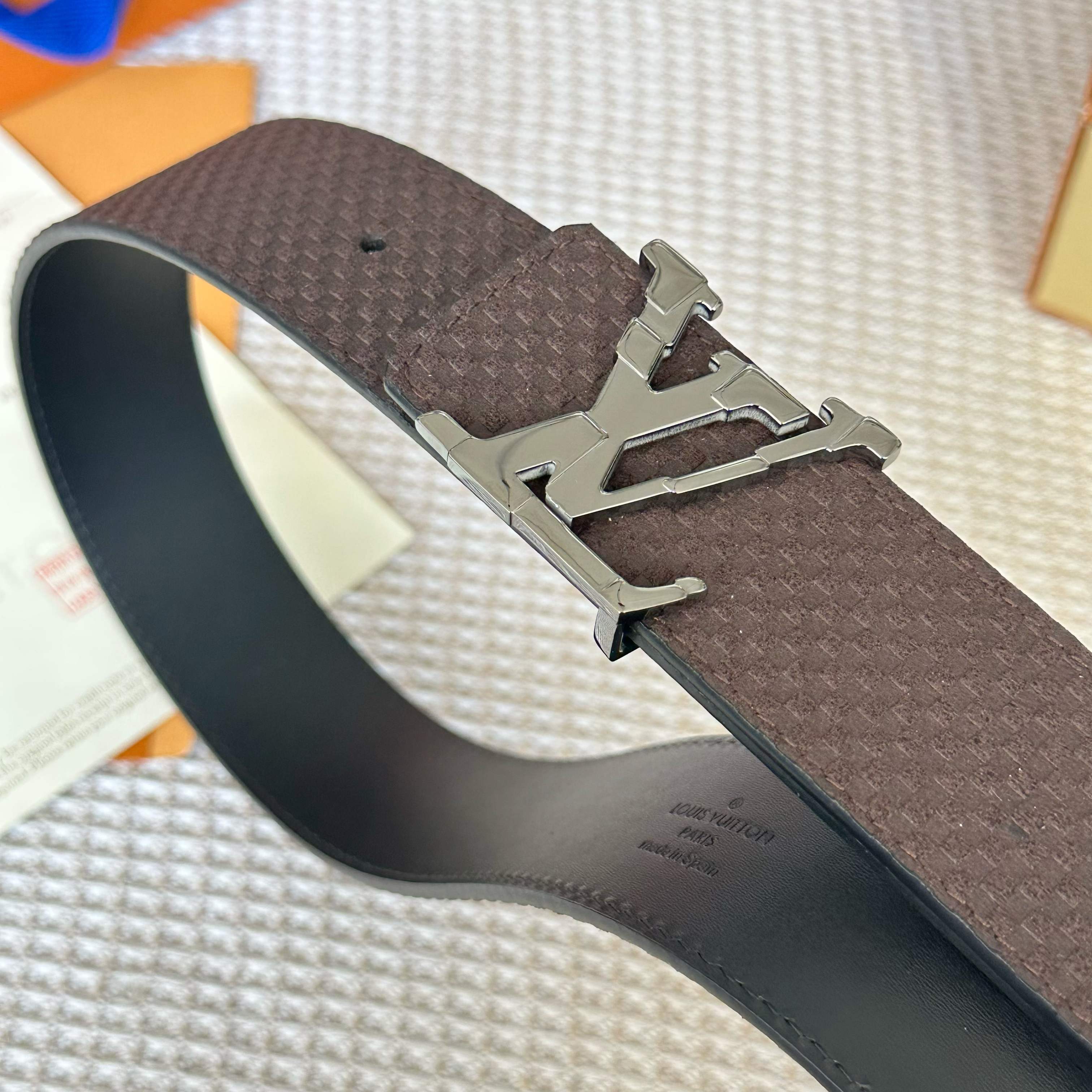 LOUIS VUITTON P：255 原版包裝 40mm 幅 小牛皮製