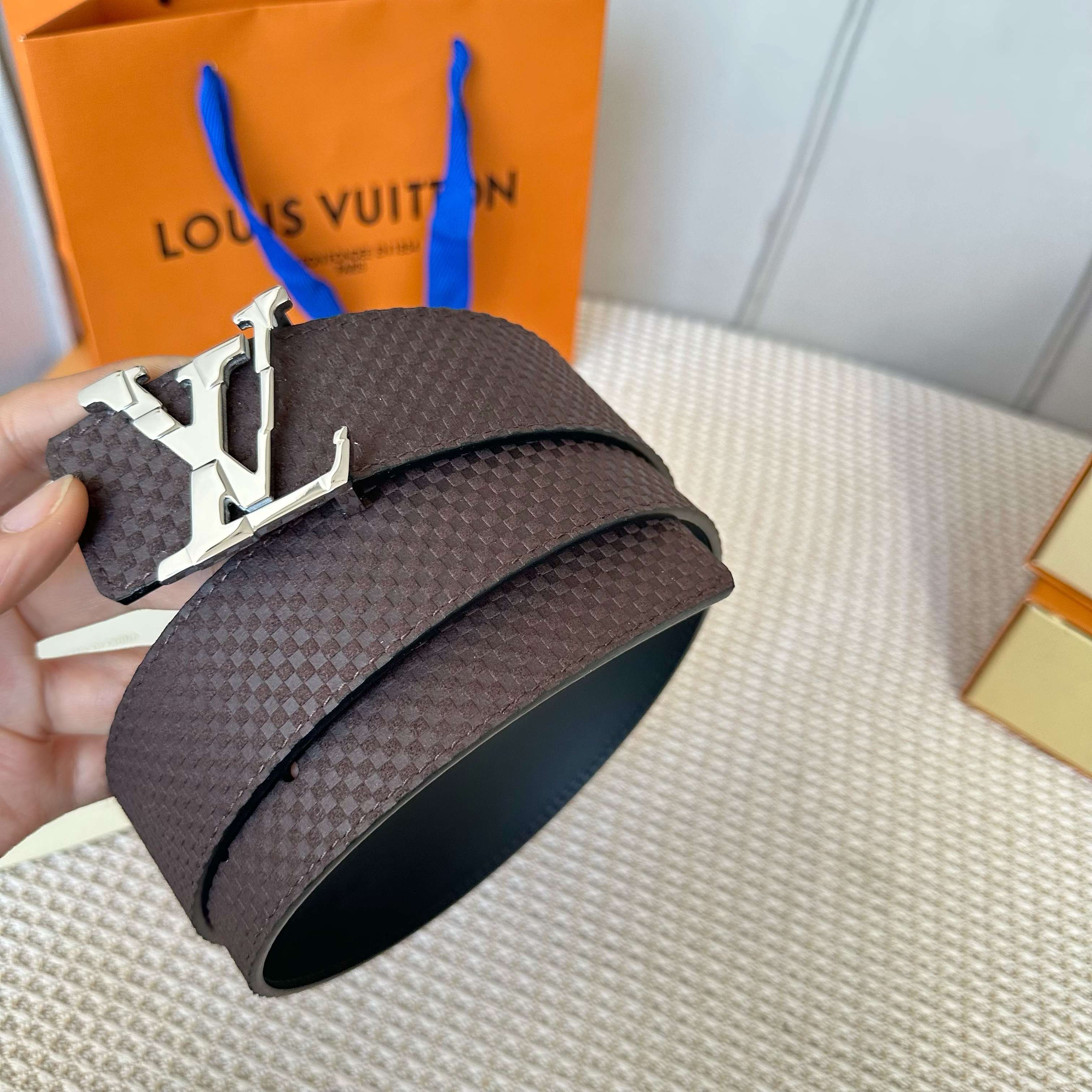 LOUIS VUITTON P：255 原版包裝 40mm幅 小牛皮仕様