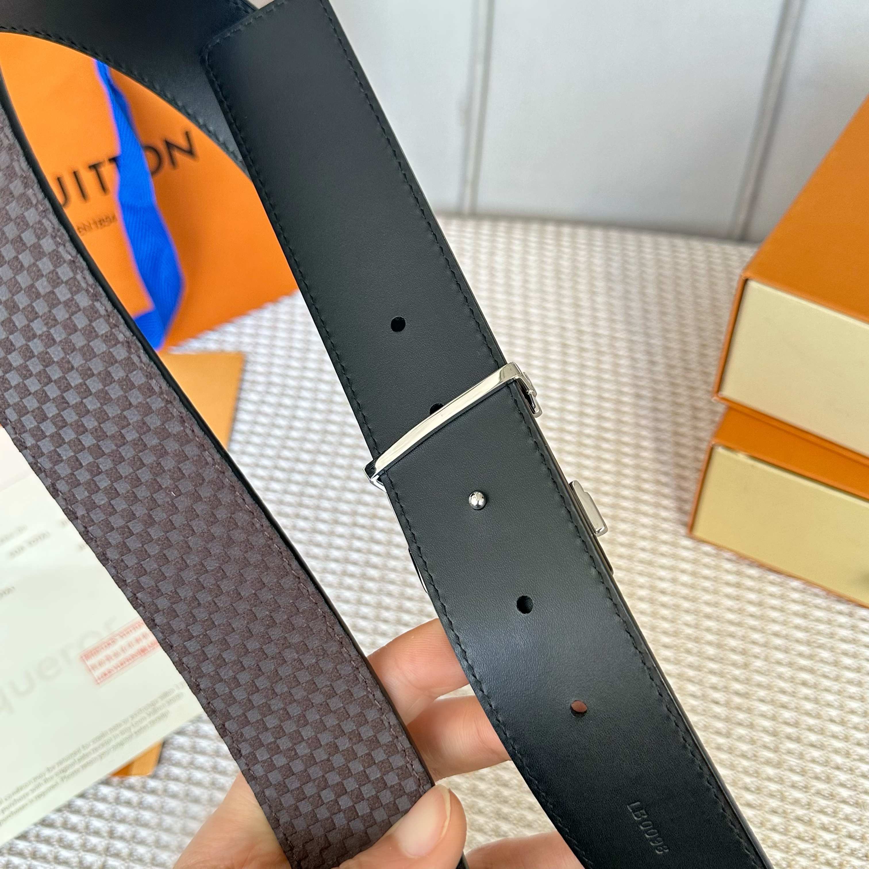 LOUIS VUITTON P：255 原版包裝 40mm幅 小牛皮仕様