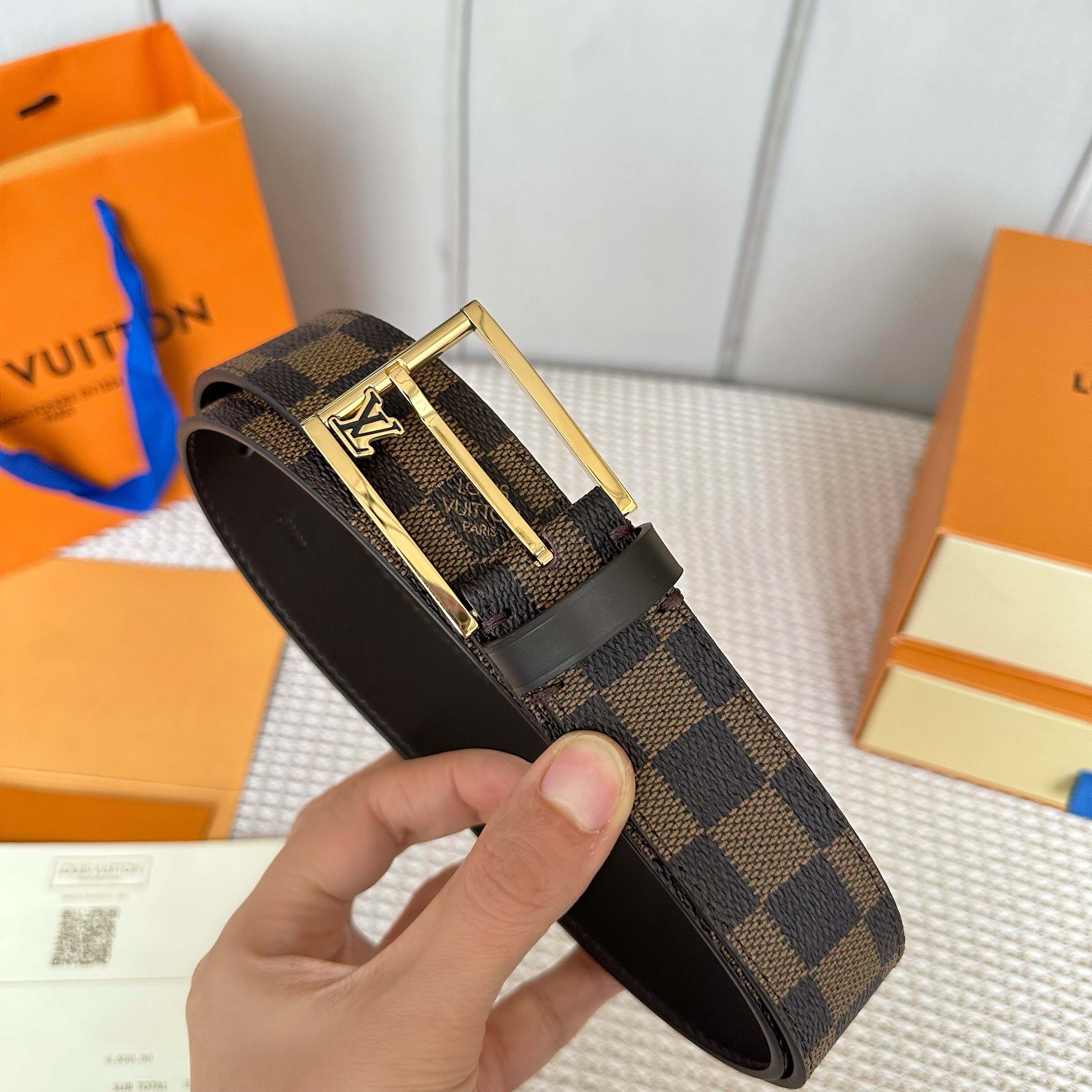 LouiS Vuitton P255 原版包装 男士双面レザー腰帶