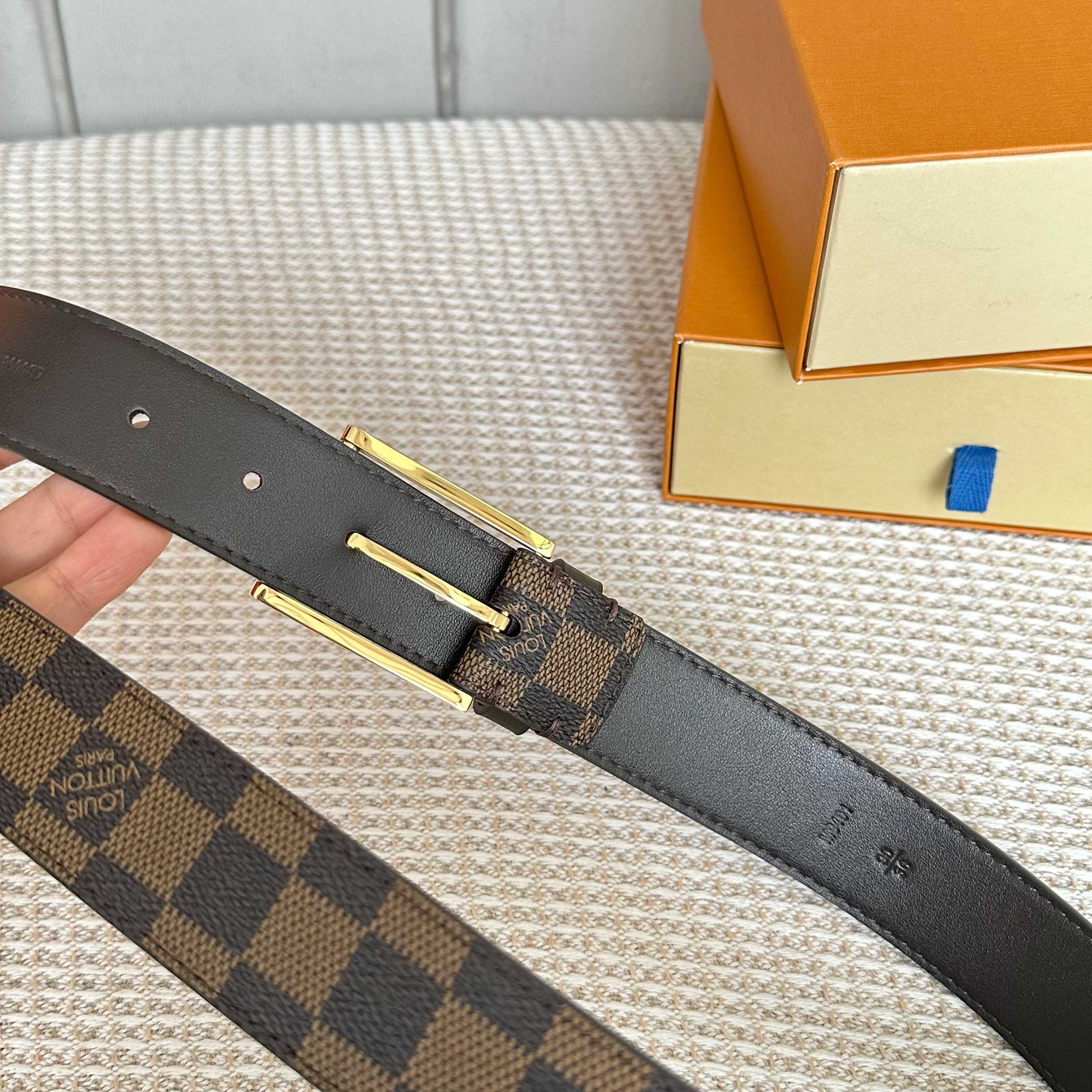 LouiS Vuitton P255 原版包装 男士双面レザー腰帶