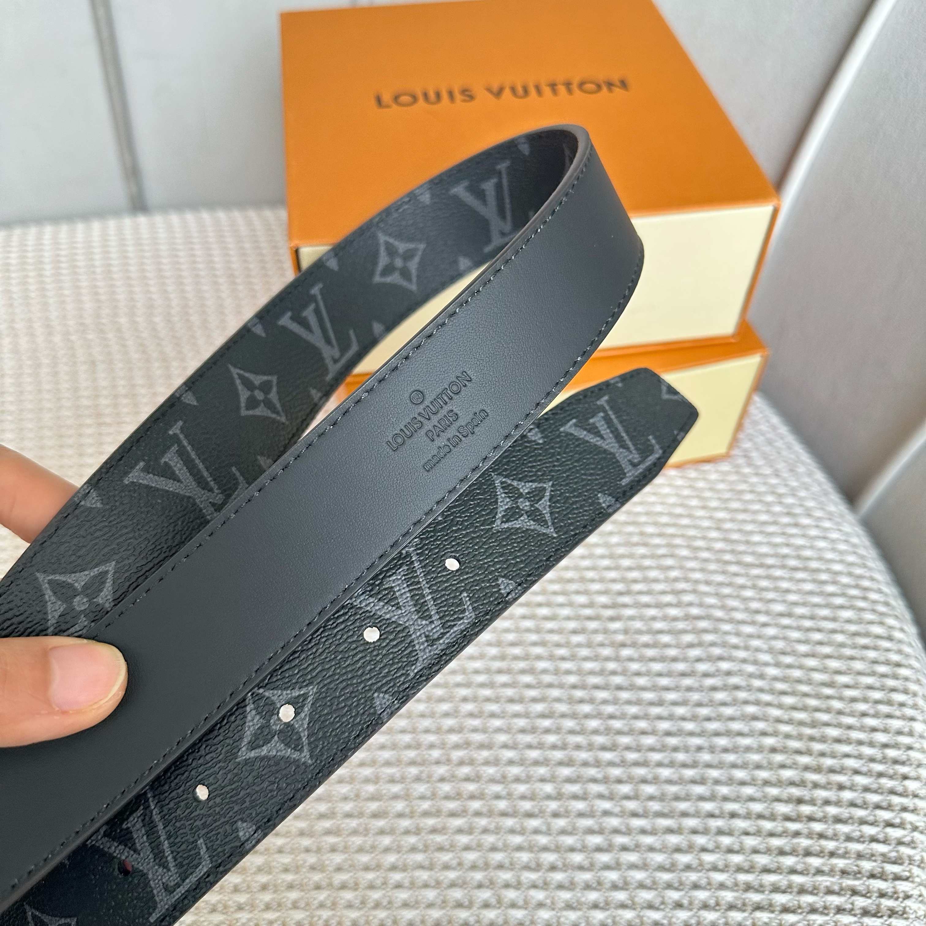 ルイ・ヴィトン P255 男性用腰帯 幅35mm 丈夫なデザイン