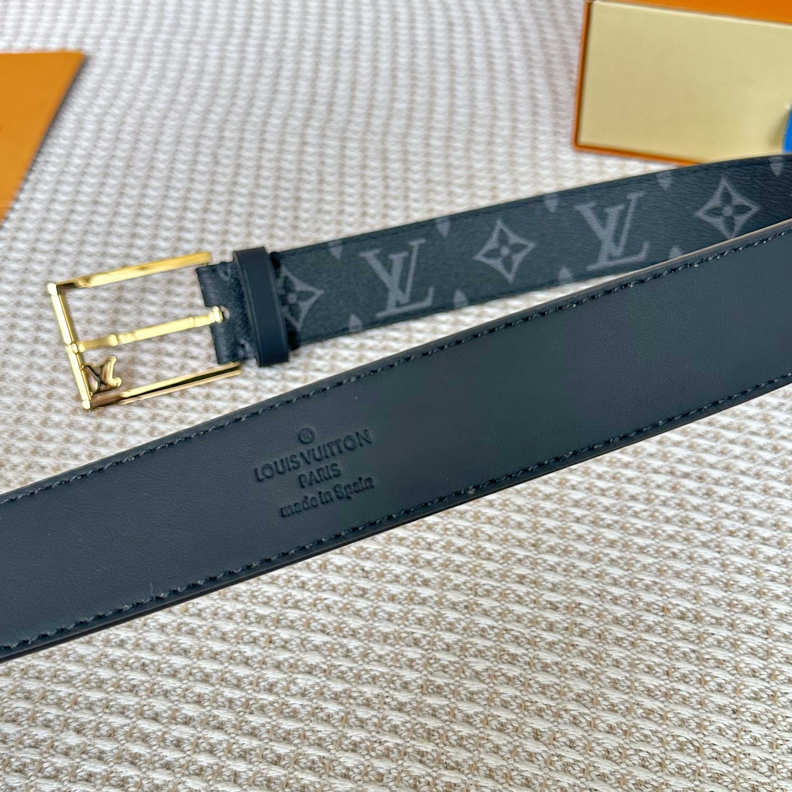 Loui Vuitton P255 男性用デュアルサイドレザーウエストベルト