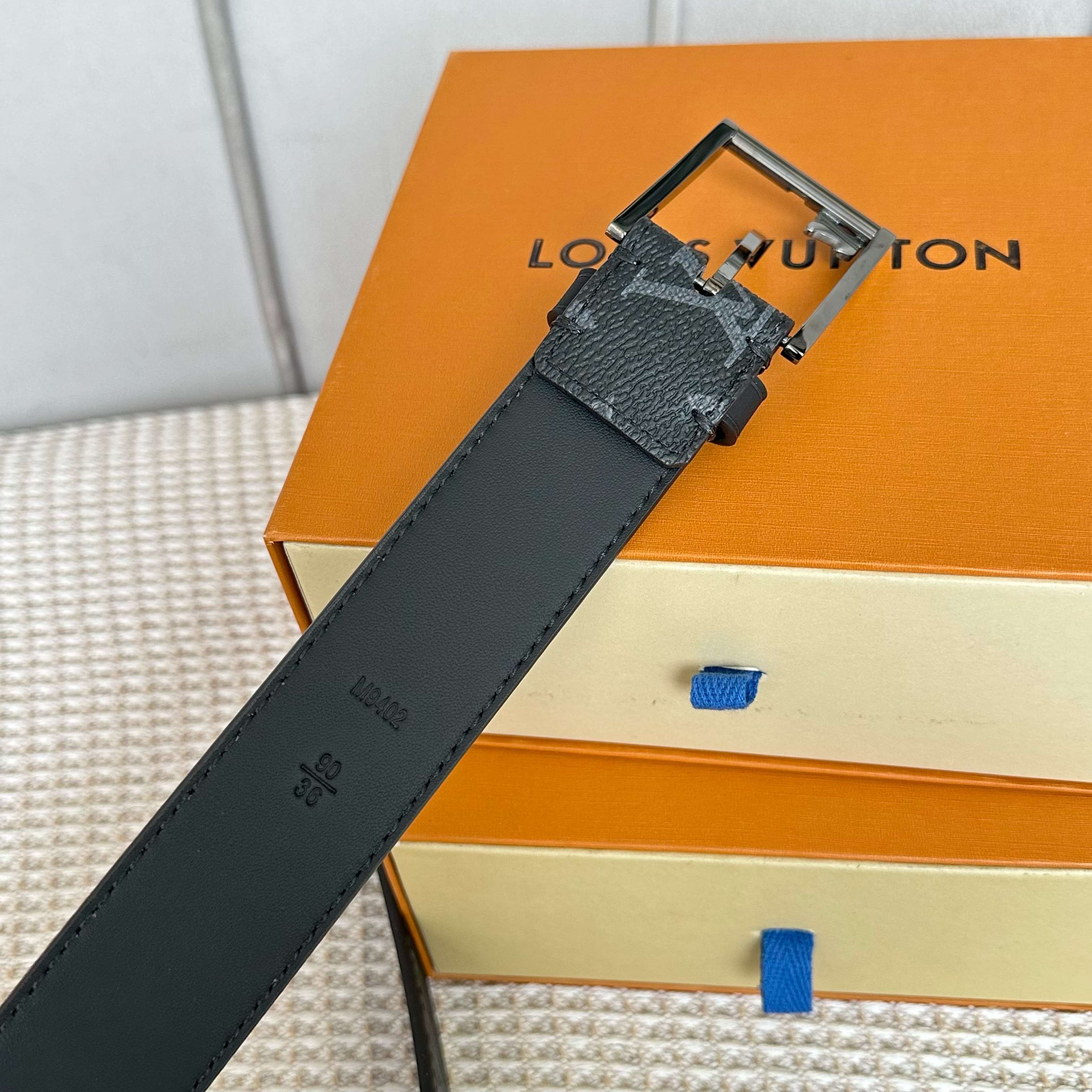 LOUIS VUITTON P255 メンズ原単腰帶 - 耐久性抜群のデザイン