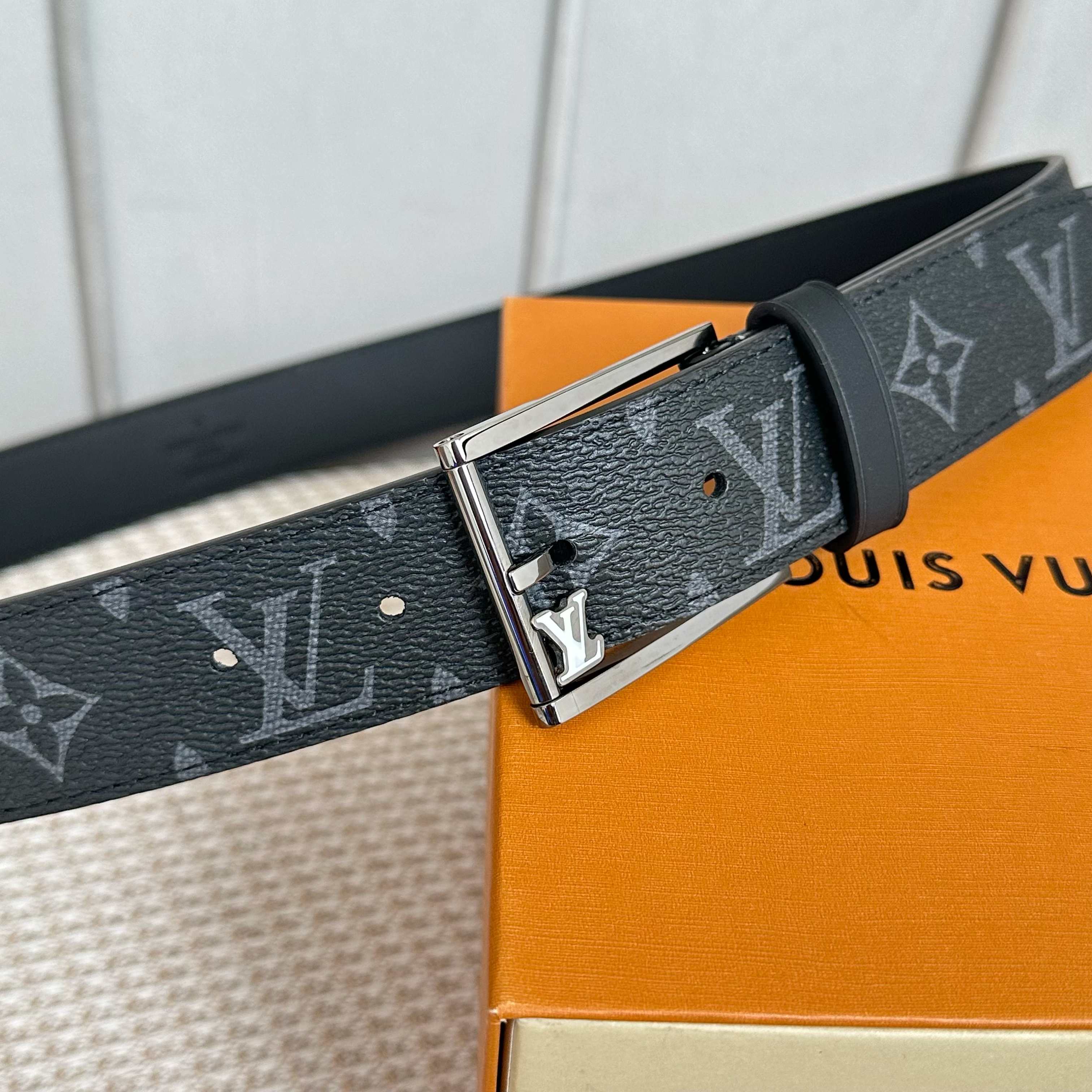 LOUIS VUITTON P255 メンズ原単腰帶 - 耐久性抜群のデザイン