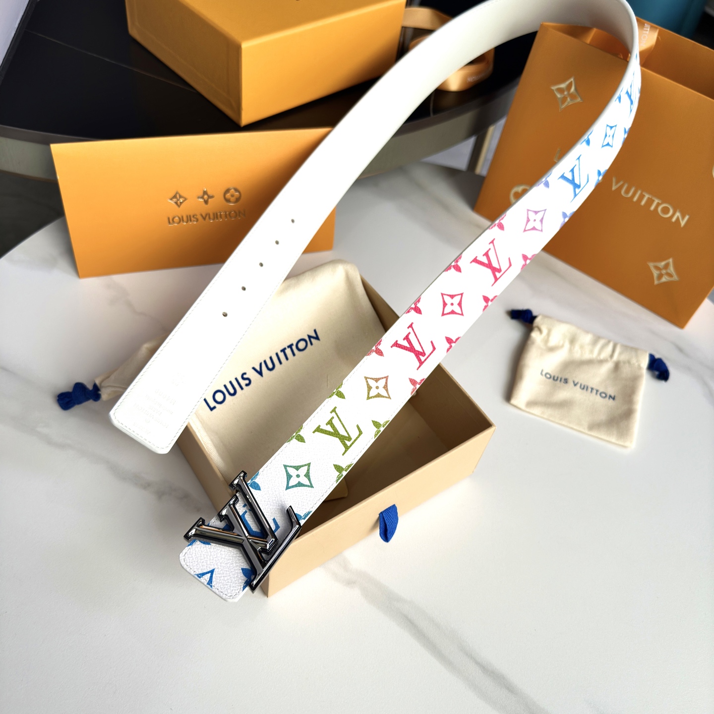 Loius Vuitton P：255 ベルト - カスタムキャンバス素材を使用したリバーシブルデザイン