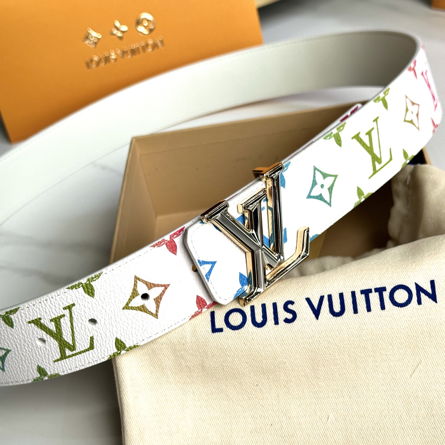 ルイ・ヴィトン P：255 ベルト - カスタムキャンバスと牛革の高級仕様