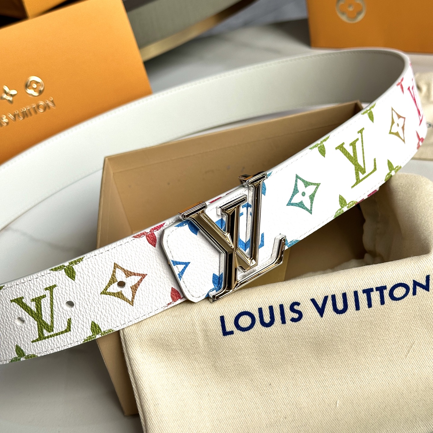 LOUIS VUITTON P：255 プレミアムレザーリバーシブルベルト