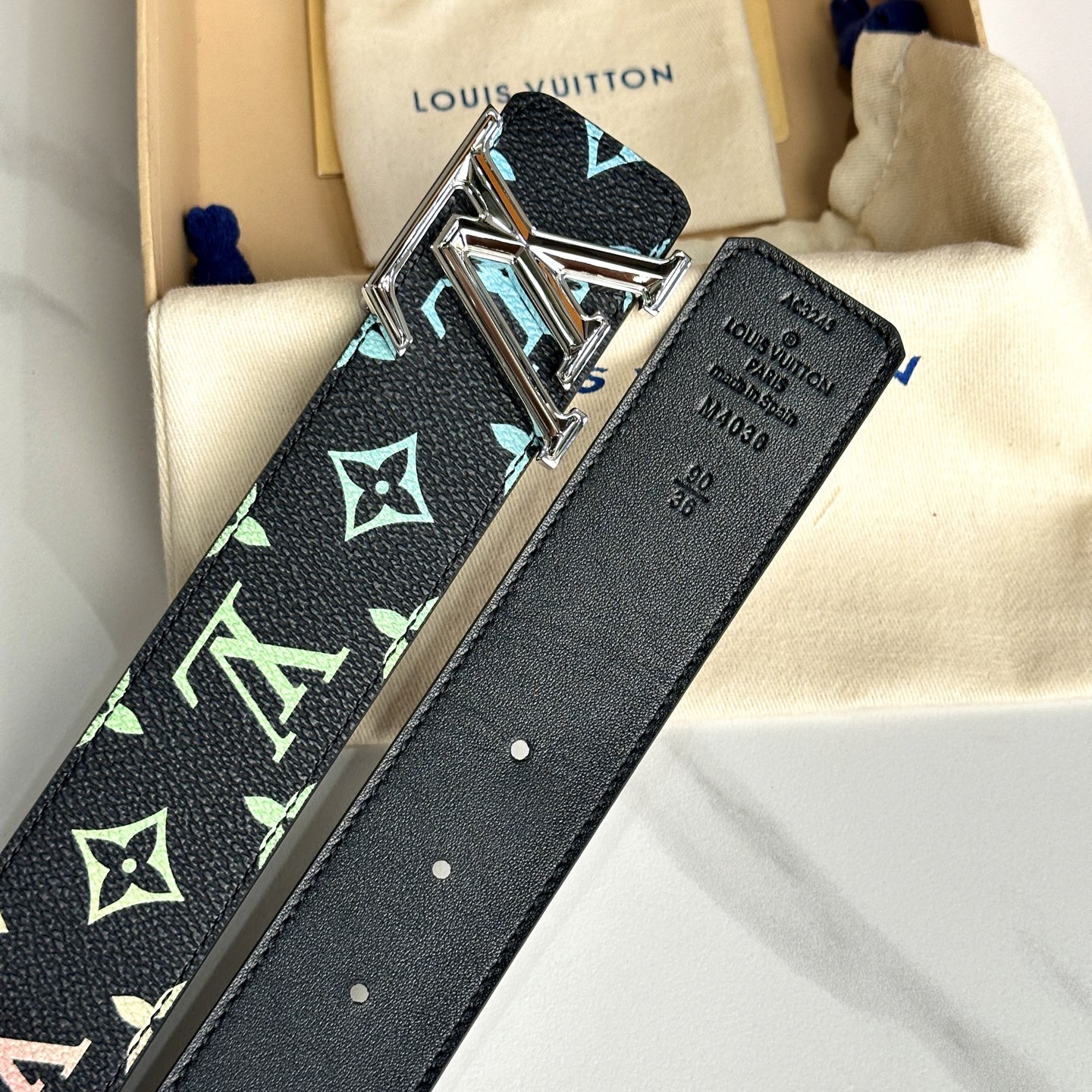 LOUIS VUITTON P：255 40mm カスタム帆布ベルト