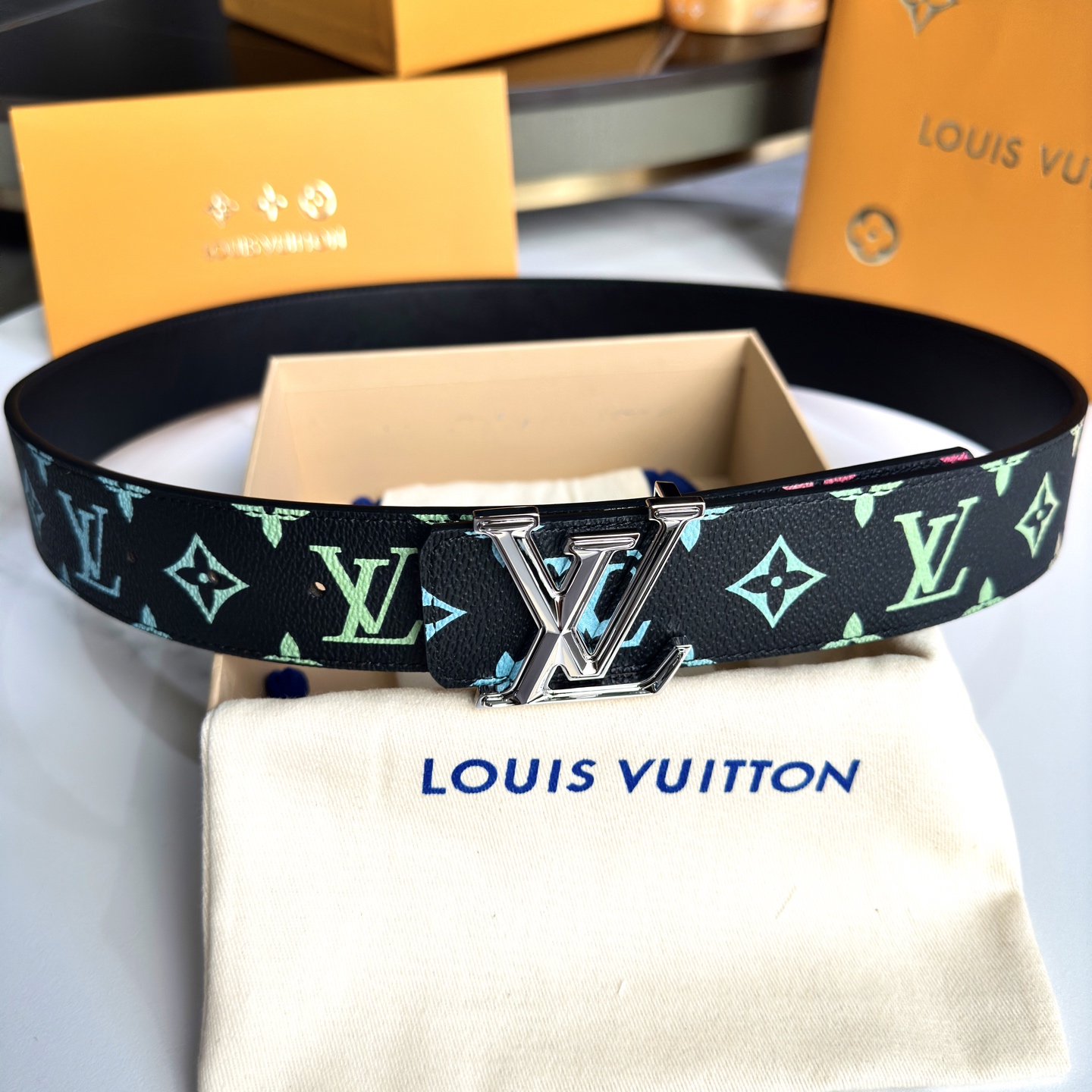 LOUIS VUITTON P：255 40mm カスタム帆布ベルト