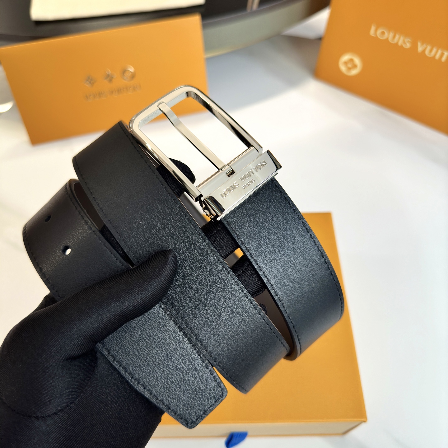L0UIS VUITT0N P255 男性用原版包裝腰帶 35mm幅