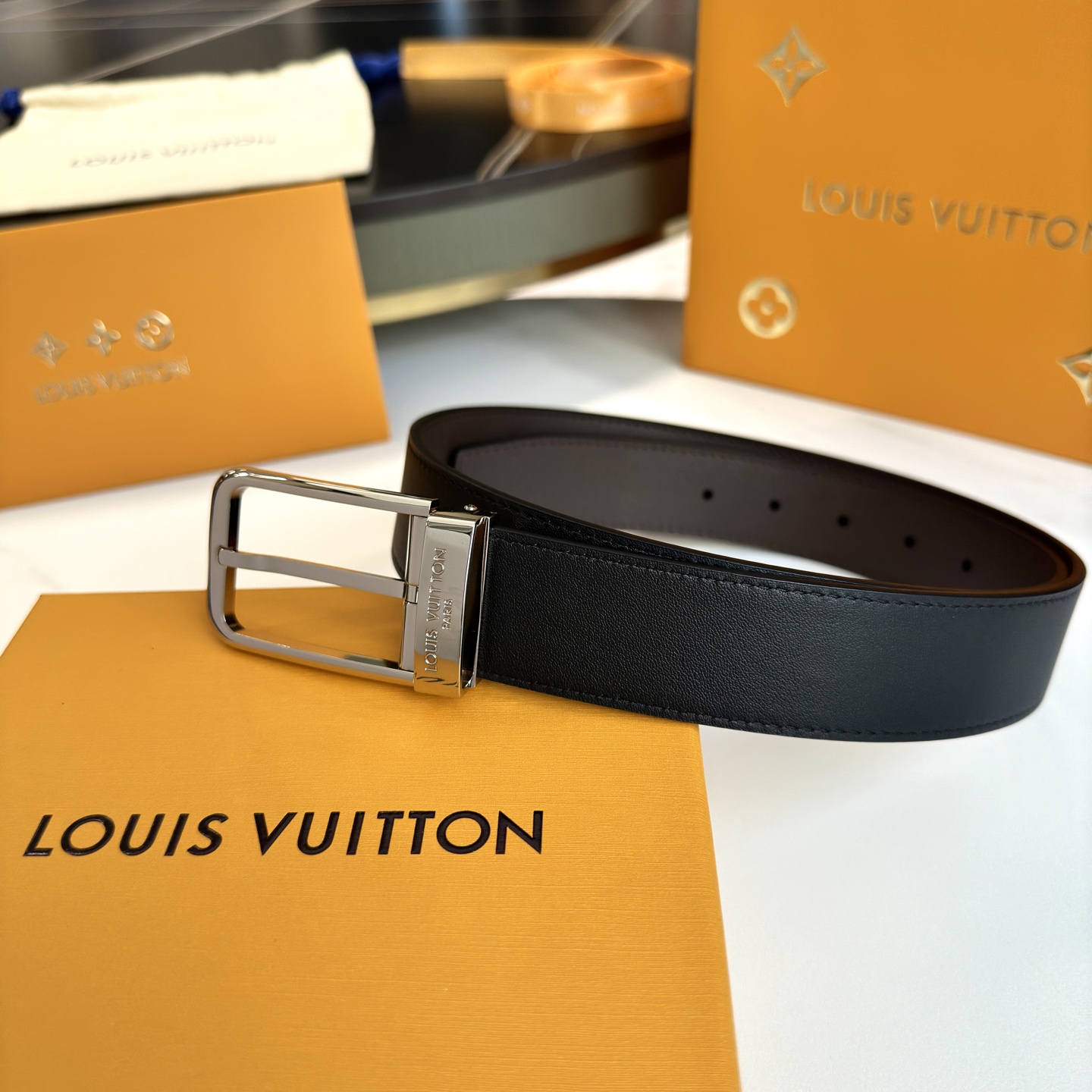 L0UIS VUITT0N P255 男性用原版包裝腰帶 35mm幅