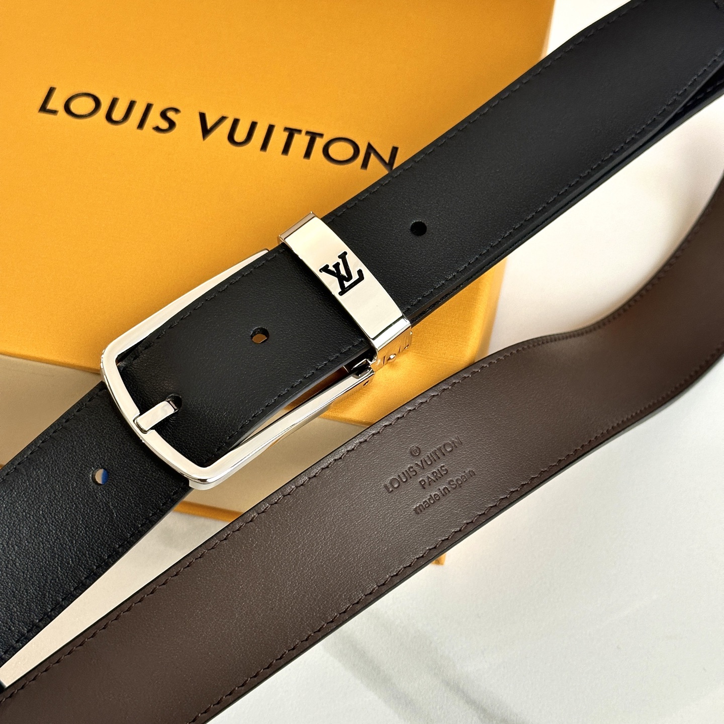 L0UIS VUITT0N P255 男性用ダブルサイドレザー腰ベルト