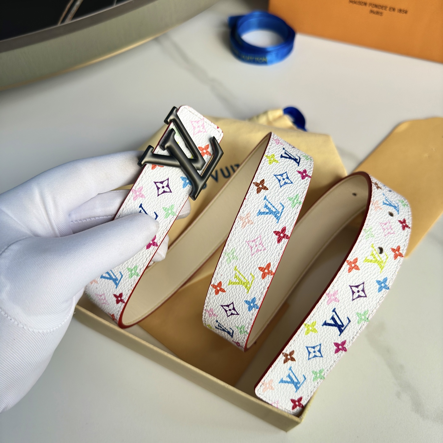 驢家 レディース スポーティーな小花柄キャンバスベルト