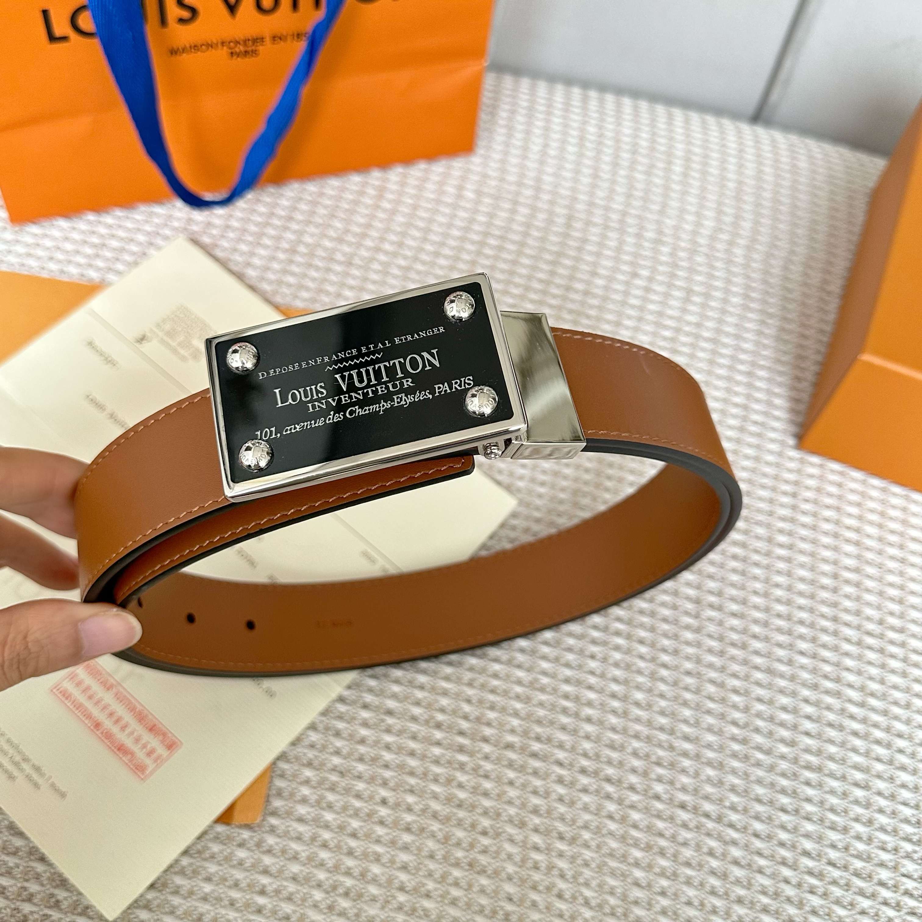 LOUIS VUITTON P255 男性用ダブルサイドレザーベルト 35mm