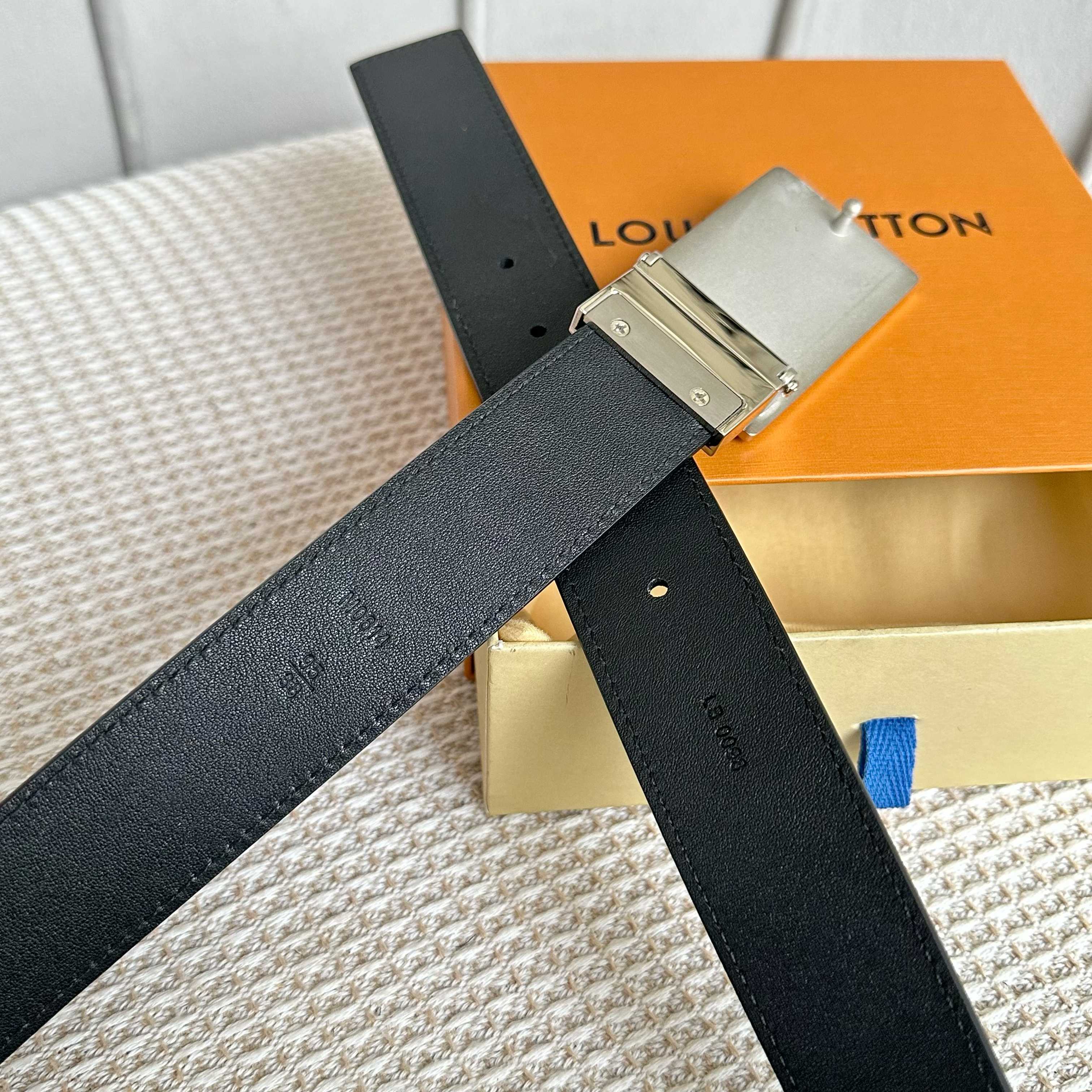 LOUIS VUITTON P255 メンズ腰帯 双面小牛皮