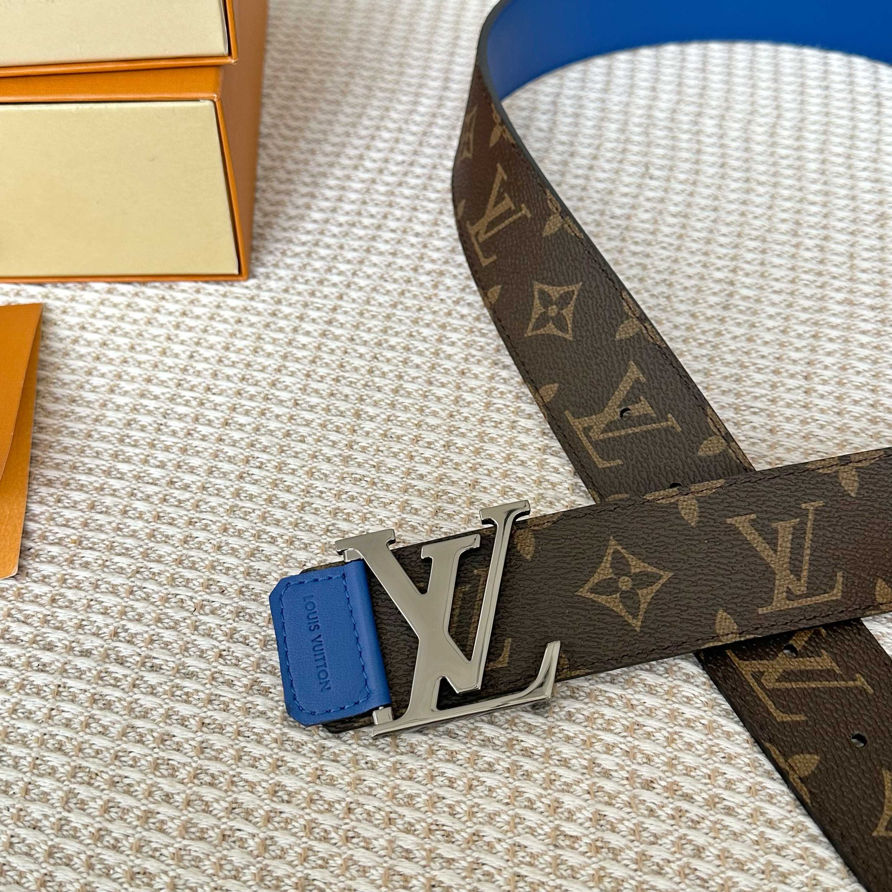 LOUIS VUITTON P：255 原版包裝 40mm 帆布ベルト