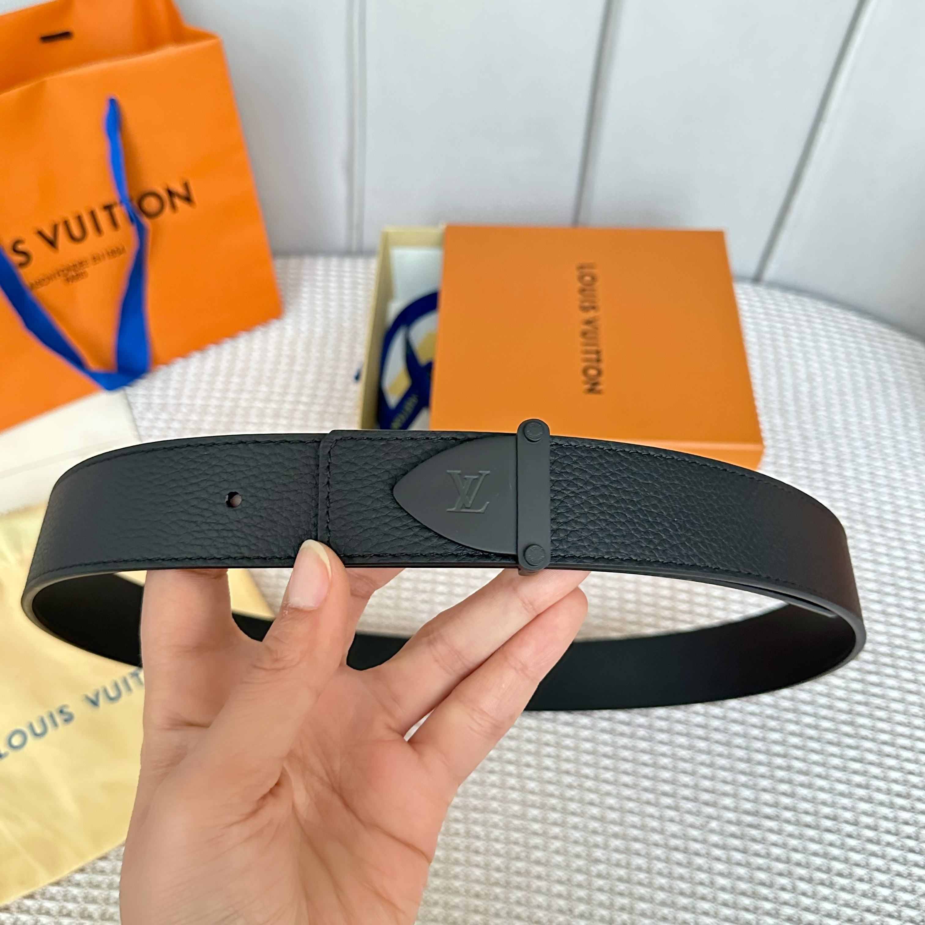 LOUIS VUITTON P255 リバーシブルレザーベルト 35mm