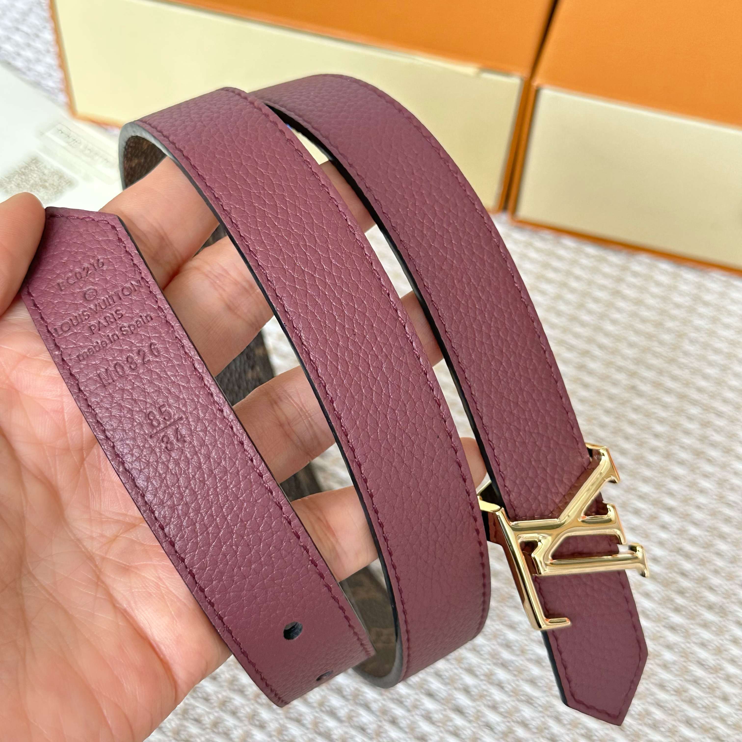 LouiS VuittoN P255 原版包裝 25mm 幅のオシャレ腰帯