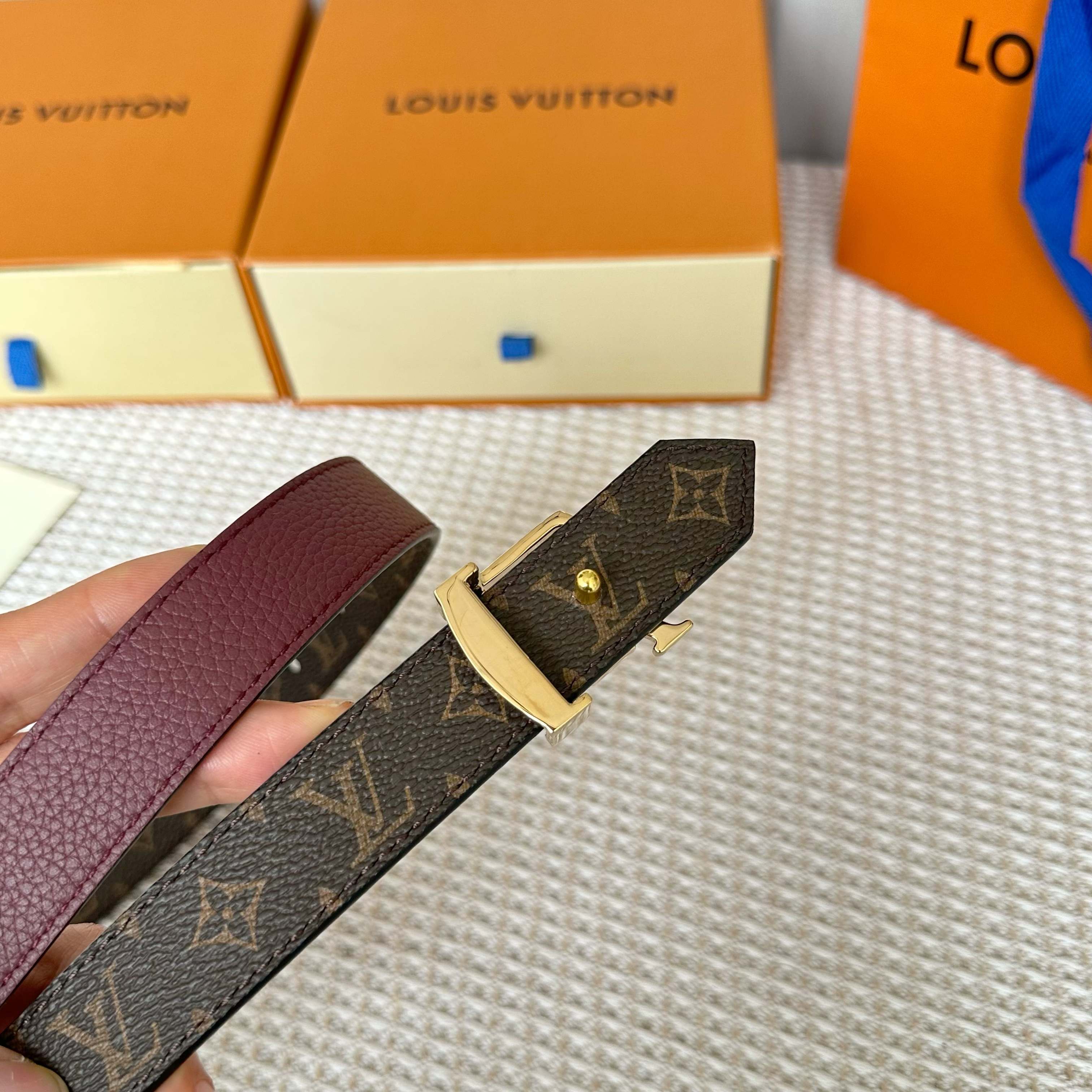 LouiS VuittoN P255 原版包裝 25mm 幅のオシャレ腰帯