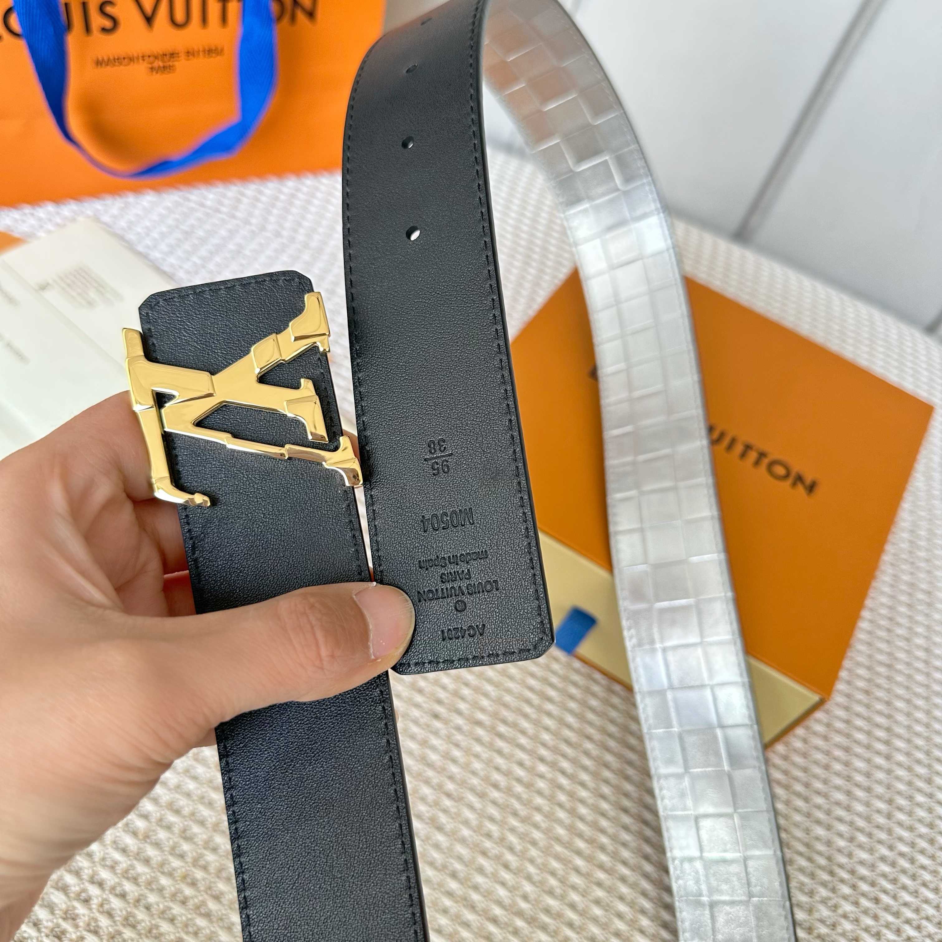 LOUIS VUITTON P：255 原版包裝 40mm幅 小牛皮仕様