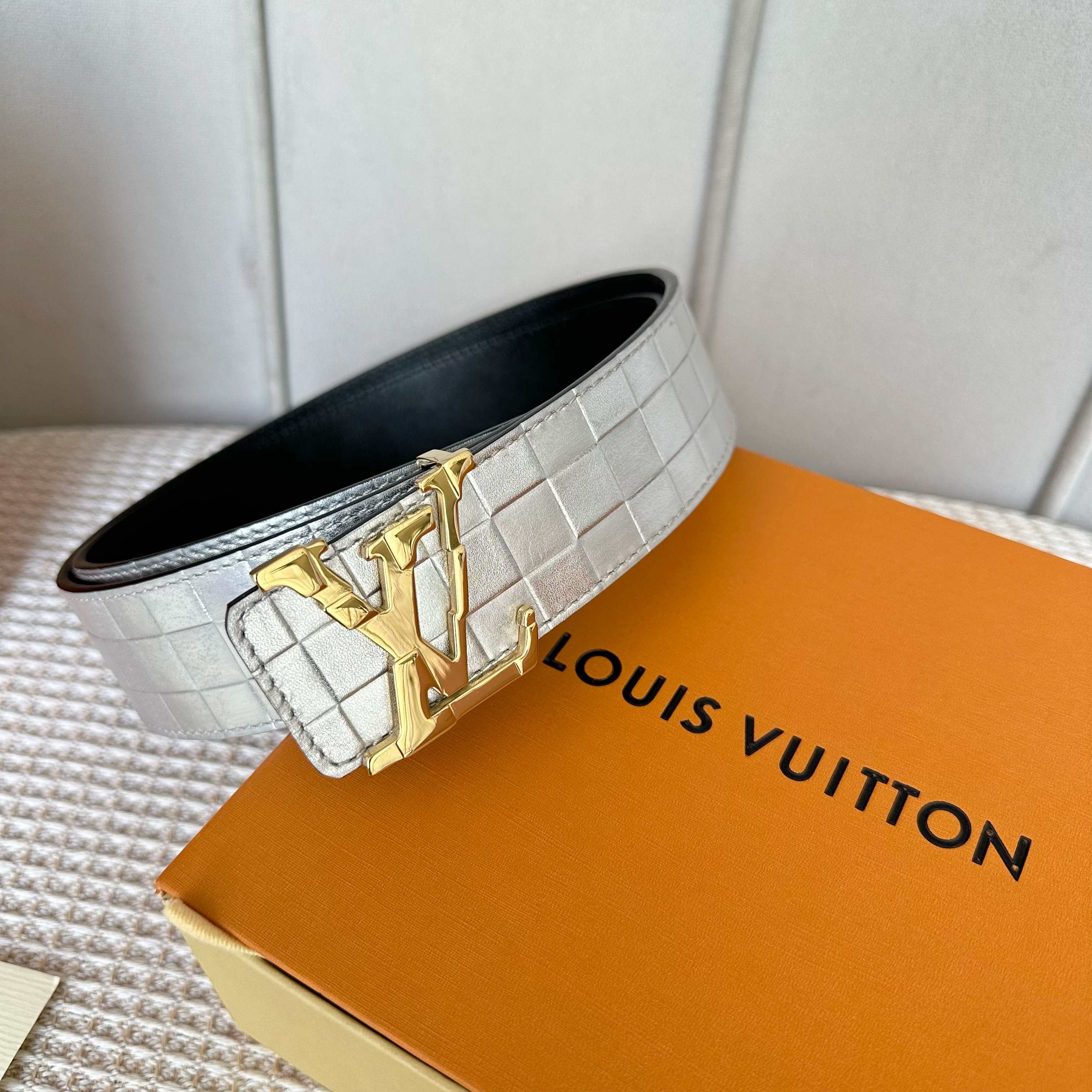 LOUIS VUITTON P：255 原版包裝 40mm幅 小牛皮仕様