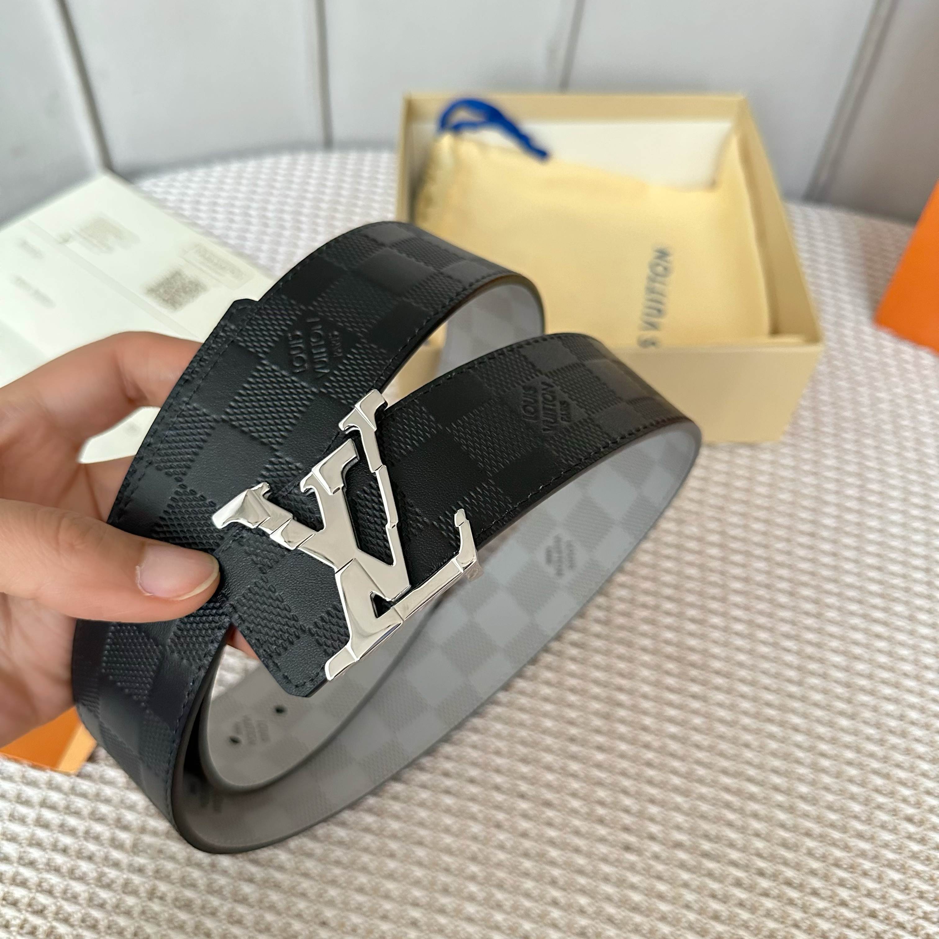 ルイ・ヴィトン P：255 原版包裝＋1.0 小牛皮ベルト