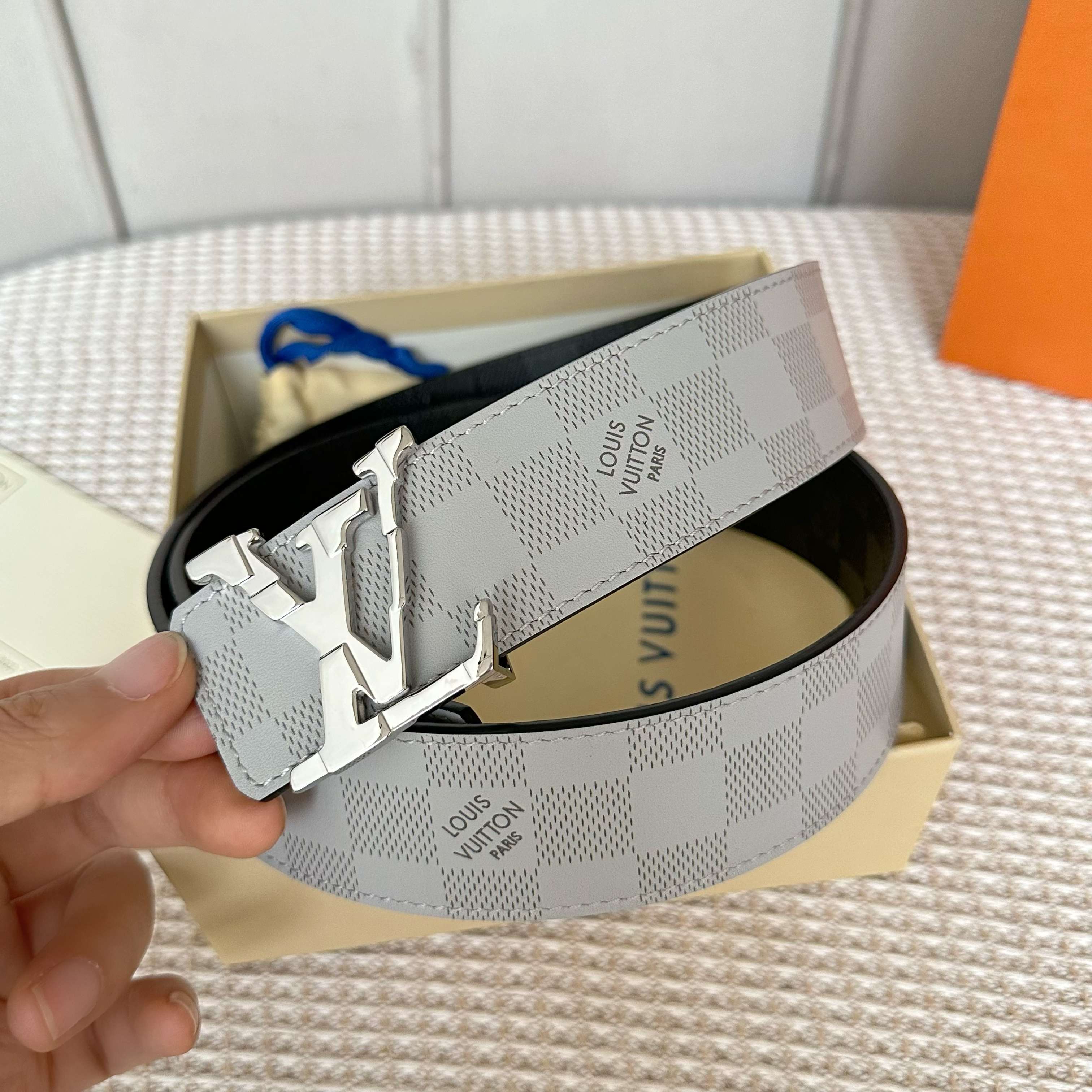 ルイ・ヴィトン P：255 原版包裝＋1.0 小牛皮ベルト
