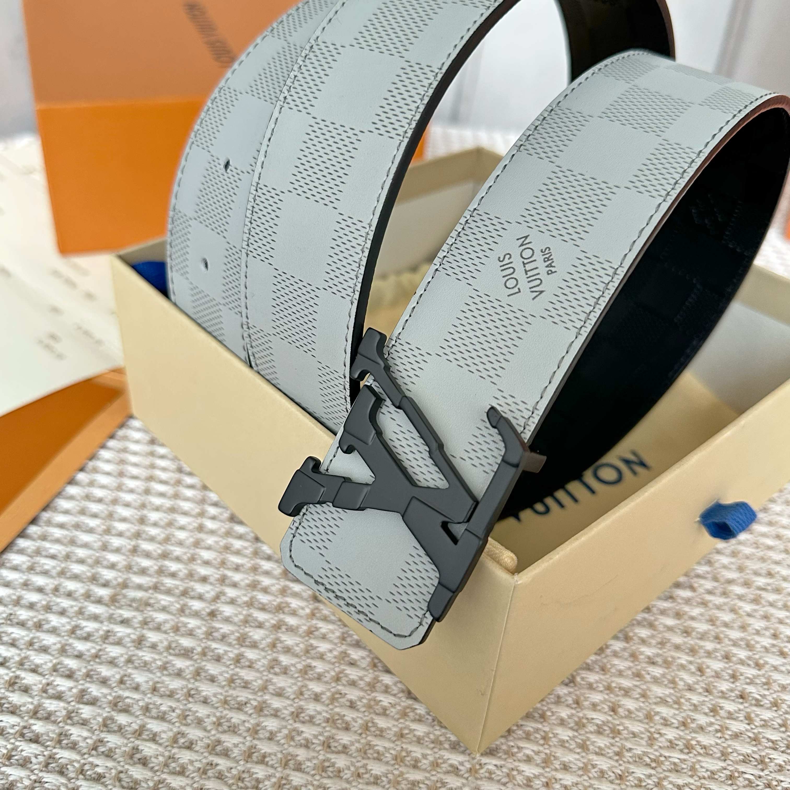 LOUIS VUITTON P：255 原版包裝 40mm幅 小牛皮仕様