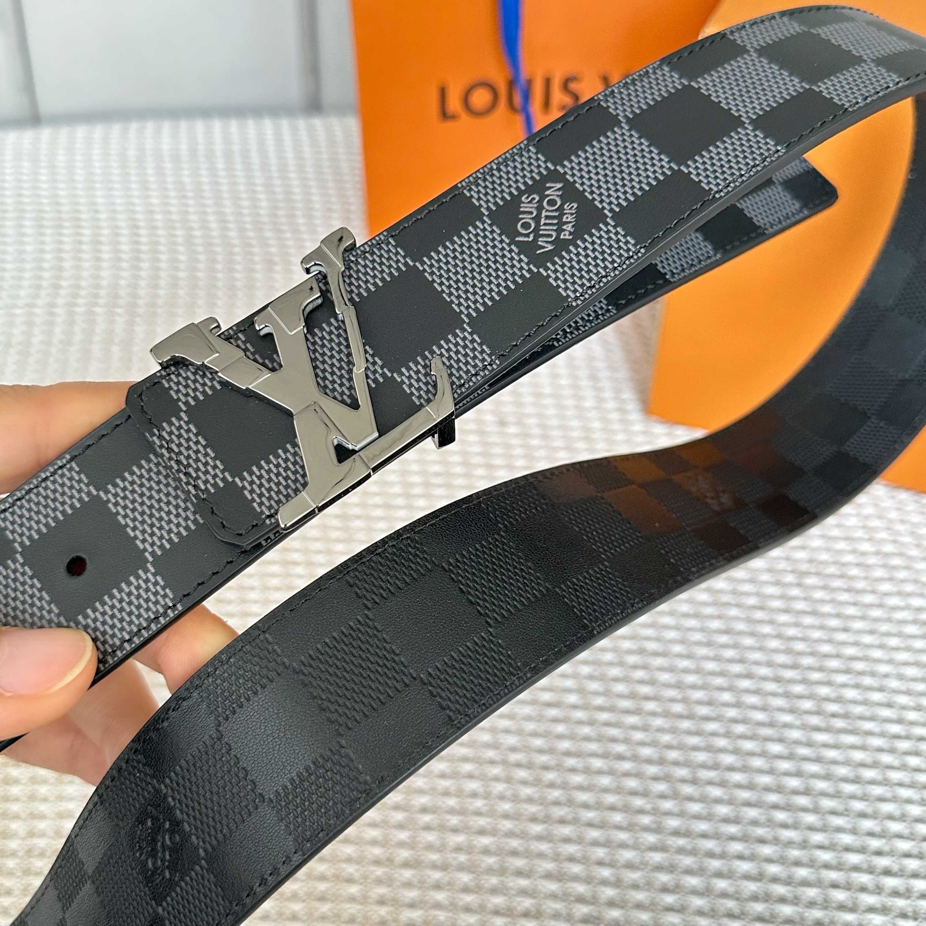 LOUIS VUITTON P：255 原版包裝・小牛皮・新型字母搭扣
