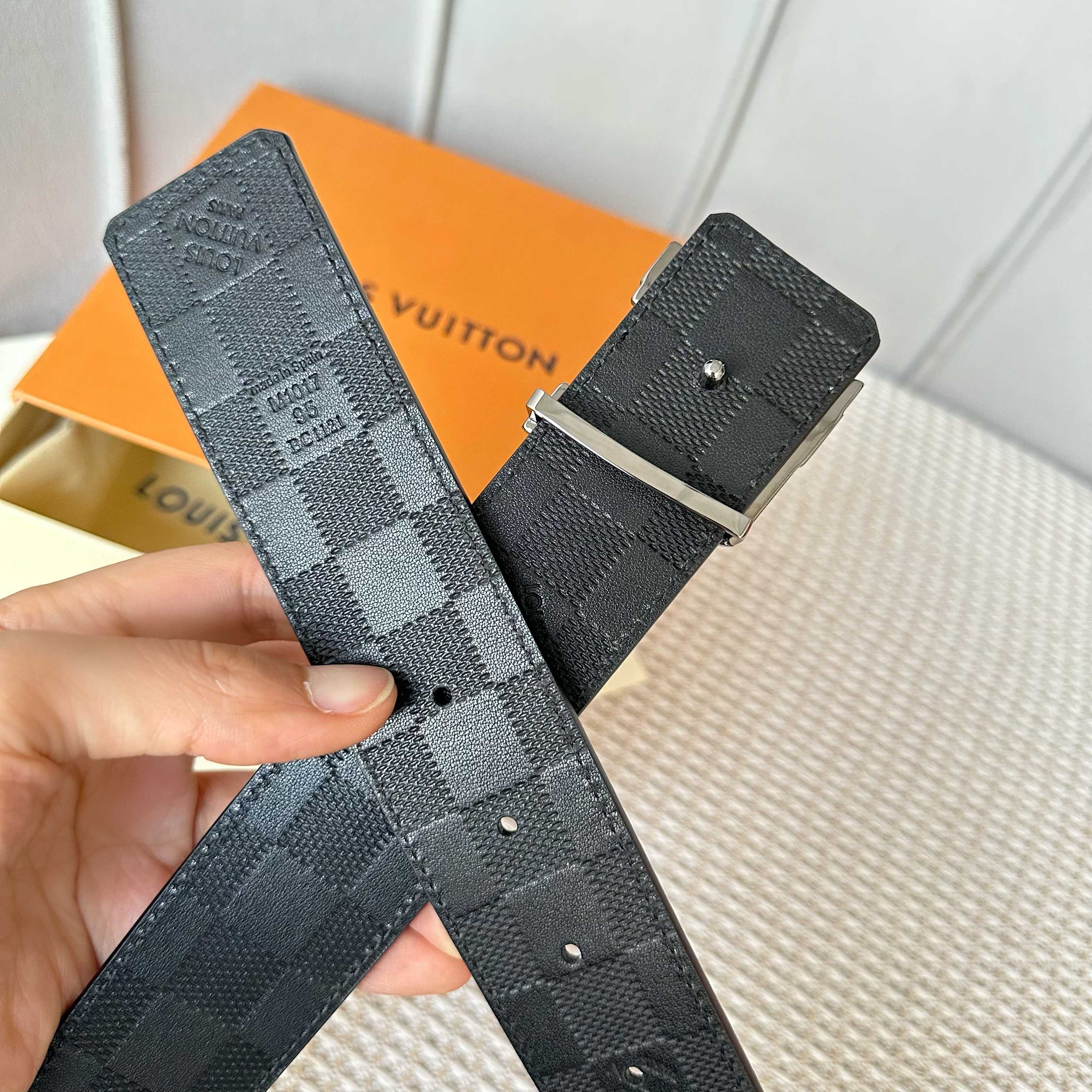 LOUIS VUITTON P：255 原版包裝・小牛皮・新型字母搭扣