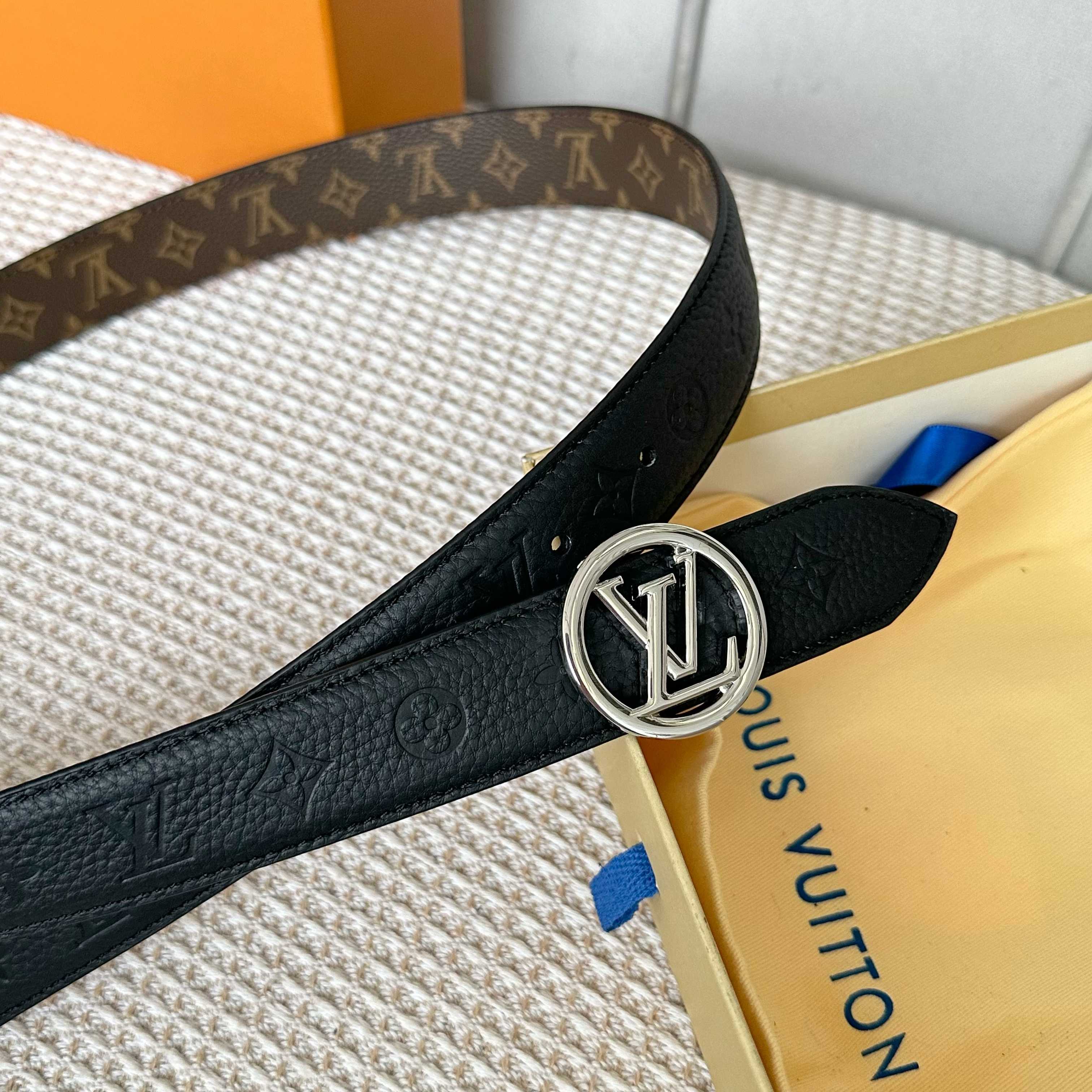 LOUIS VUITTON P255 レディース腰帯 PVC面×牛皮のリバーシブルデザイン