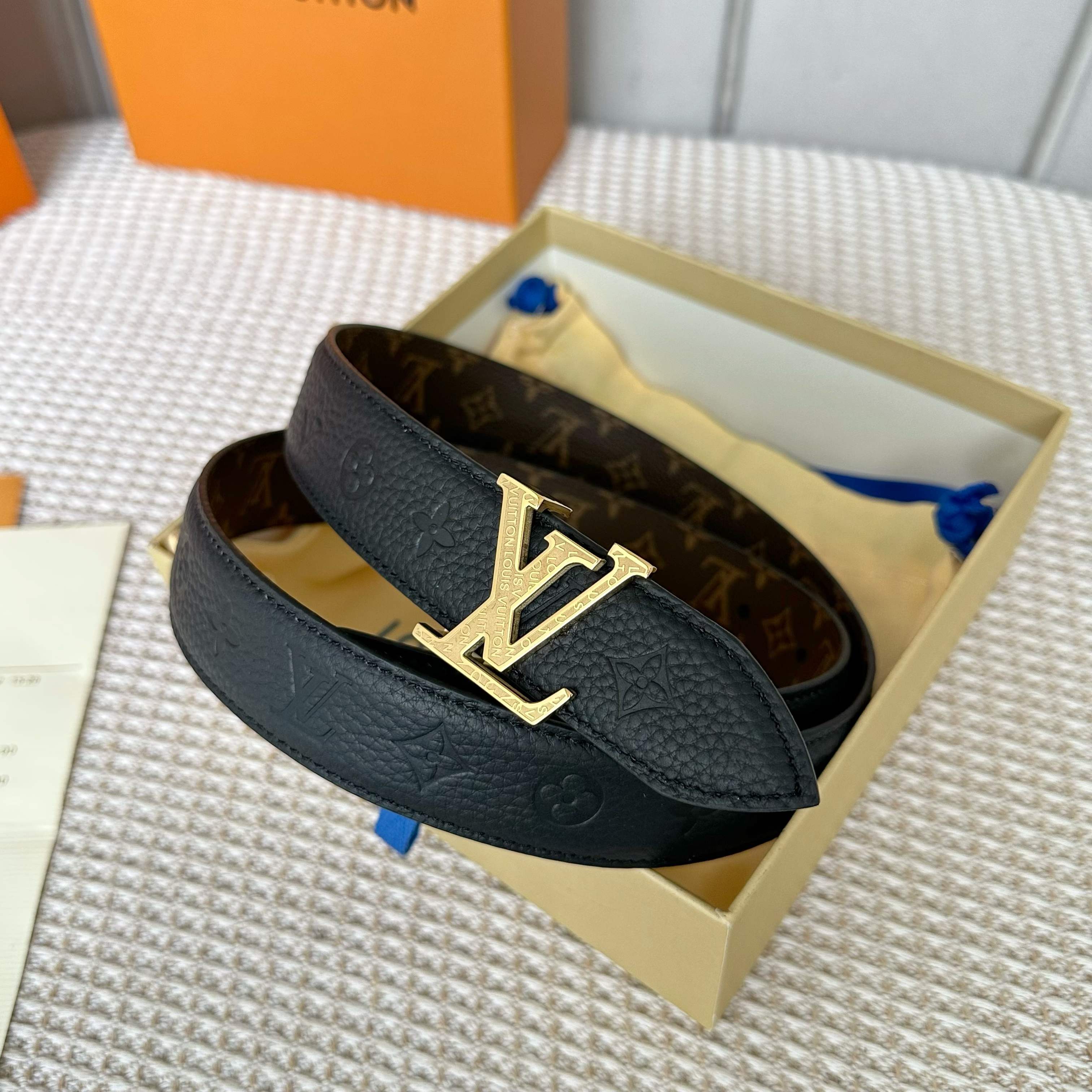 LOUIS VUITTON P255 レディース原単腰帯 - 両面使用可能なスタイリッシュデザイン