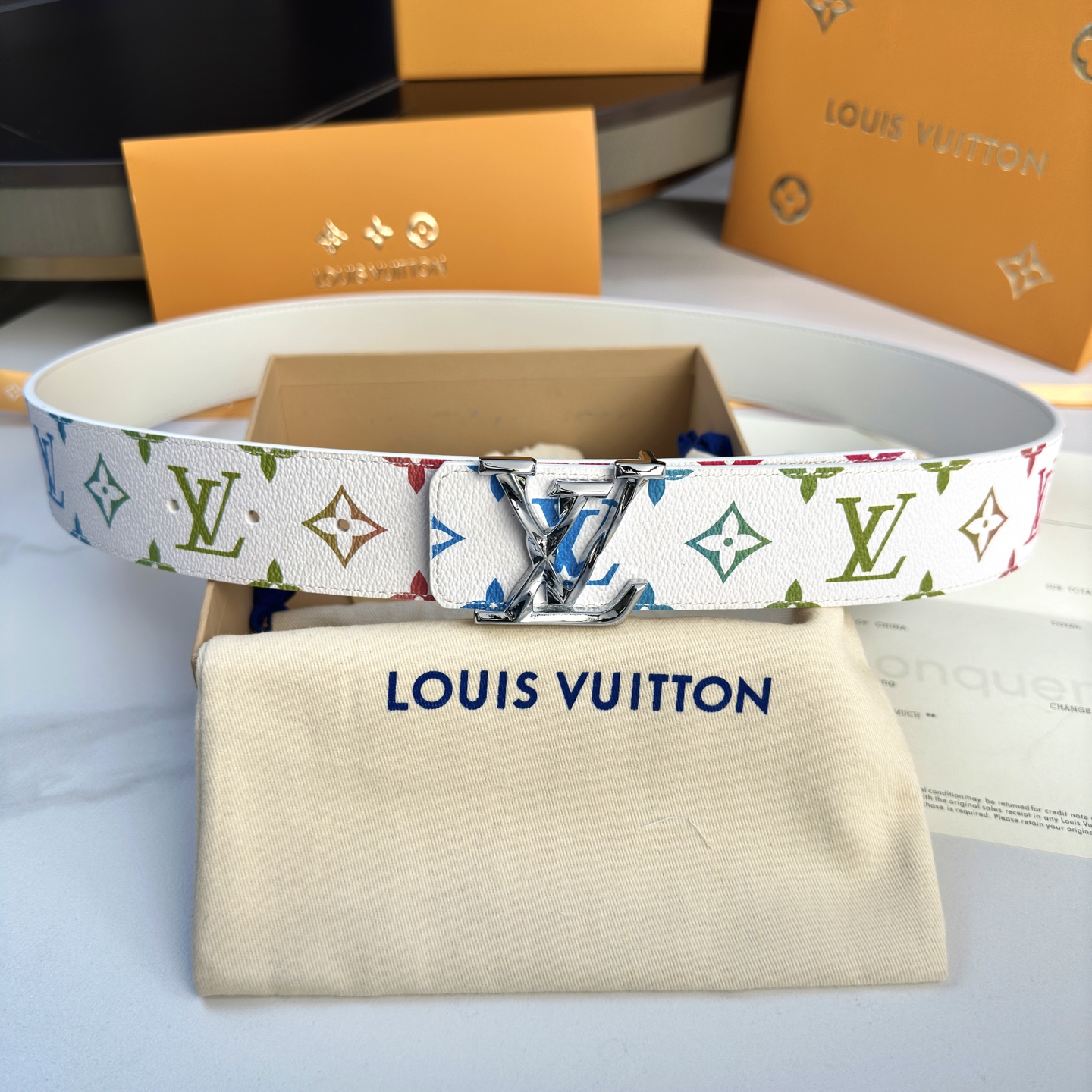 LOUIS VUITTON P：255 ベルト - カスタム帆布と高級レザーのコンビ