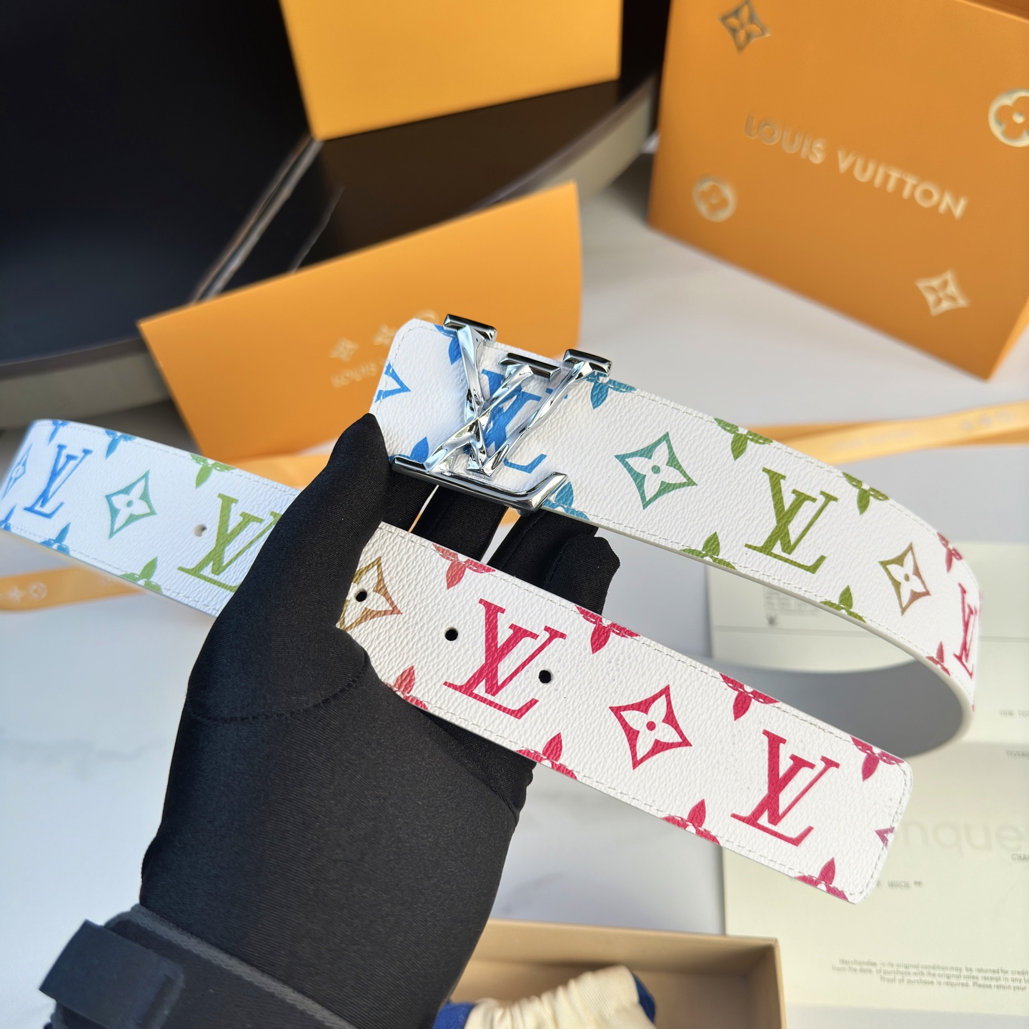 LOUIS VUITTON P:255 ベルト - カスタム帆布と高級レザーのコンビ