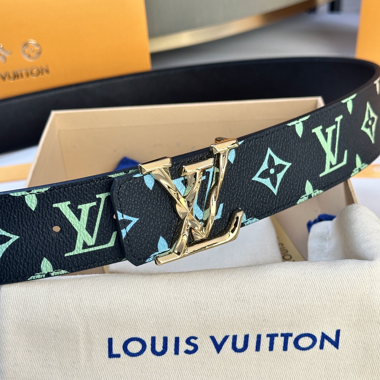LOUIS VUITTON P：255 ベルト - 定制帆布＆小牛皮の贅沢