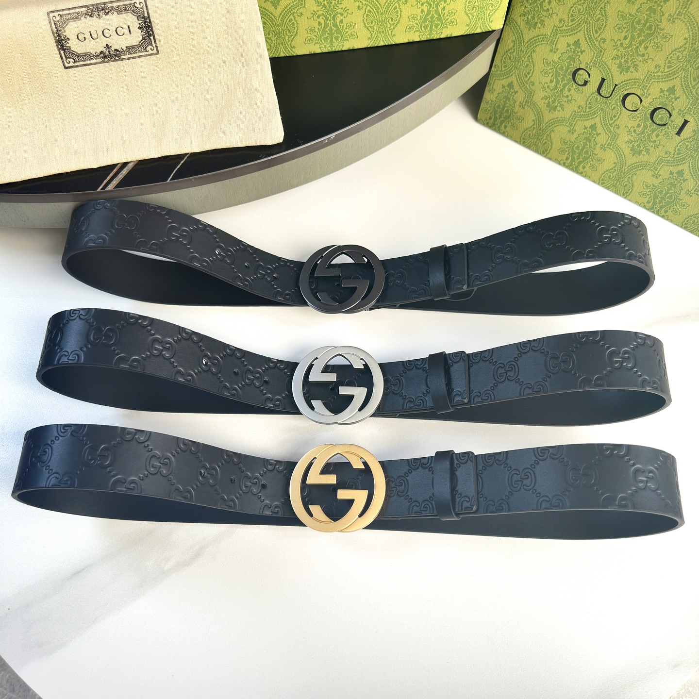  Gucci.古驰 
全套包装 宽度38mm 专柜正品11完美复刻. 原带身 印花图案清晰.配搭精扣头