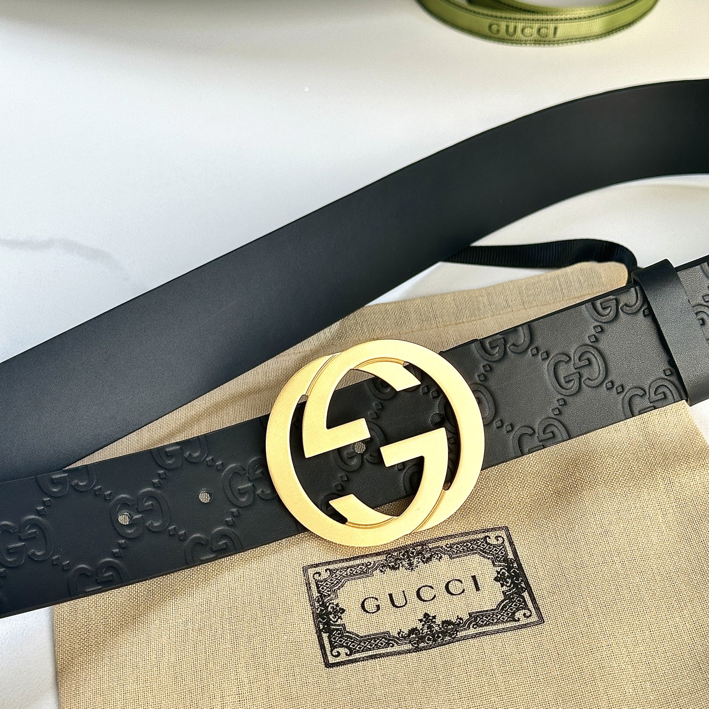  Gucci.古驰 
全套包装 宽度38mm 专柜正品11完美复刻. 原带身 印花图案清晰.配搭精扣头