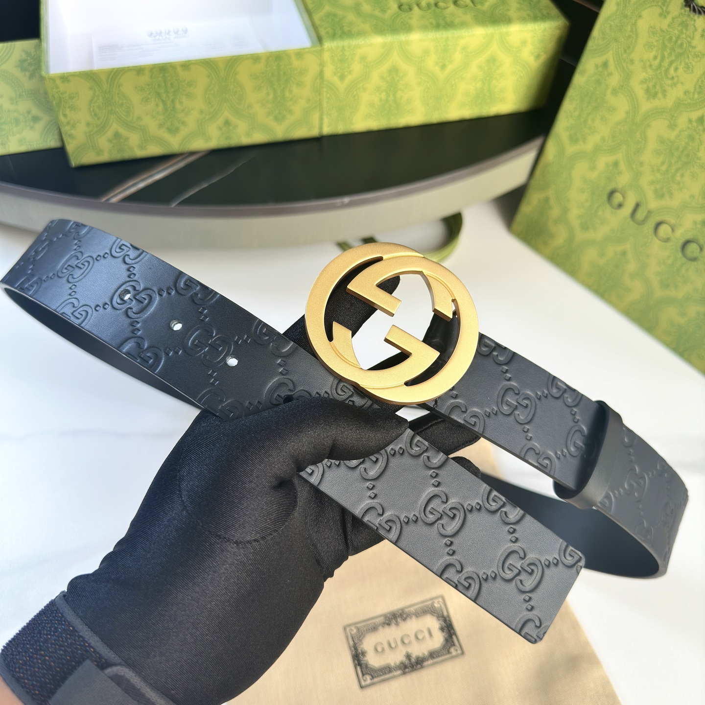  Gucci.古驰 
全套包装 宽度38mm 专柜正品11完美复刻. 原带身 印花图案清晰.配搭精扣头