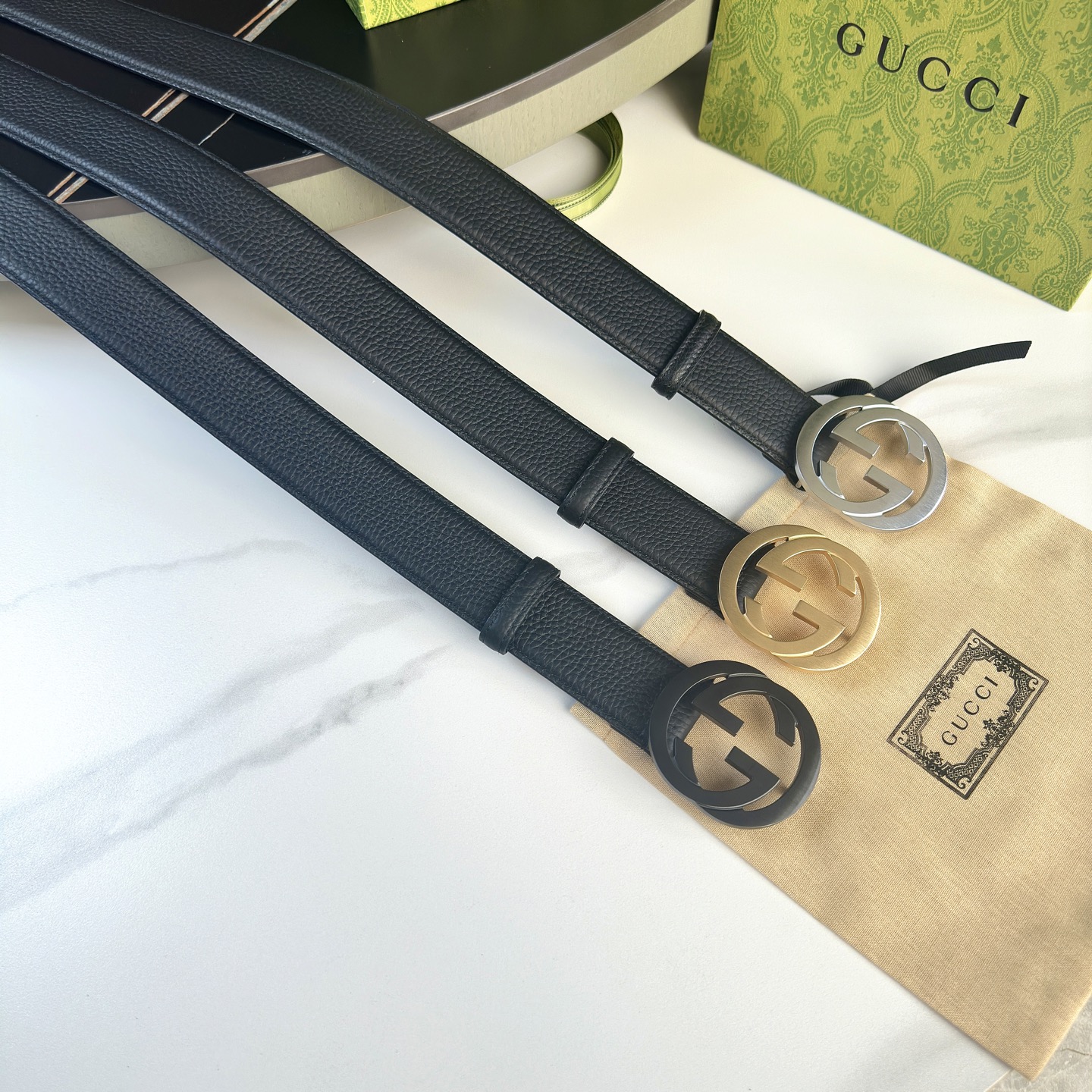  Gucci.古驰 
全套包装 宽度38mm 专柜正品11完美复刻. 原带身 印花图案清晰.配搭精扣头