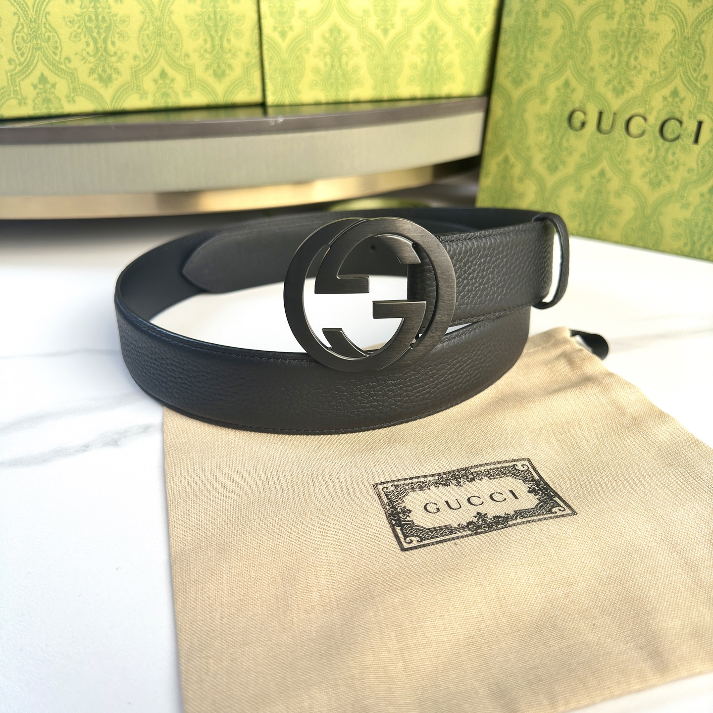  Gucci.古驰 
全套包装 宽度38mm 专柜正品11完美复刻. 原带身 印花图案清晰.配搭精扣头