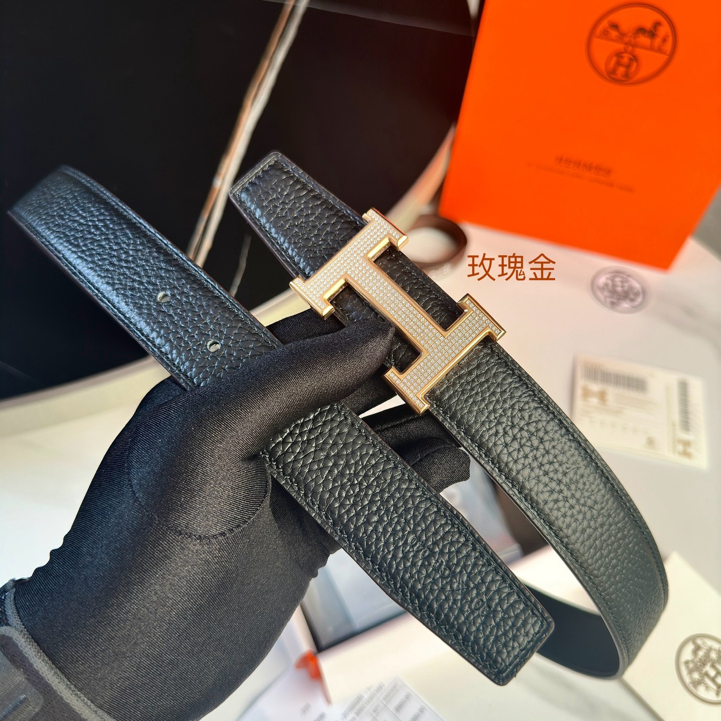 Luxury HermeS P426 P.O.S. Mass Belt with 32mm Togo Leather and Gold Diamond Button
